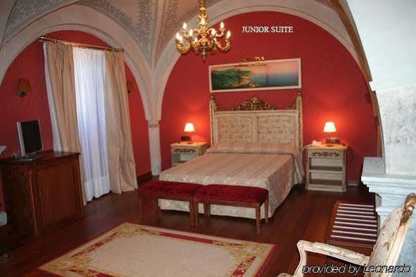 Palacio De La Magdalena 4*