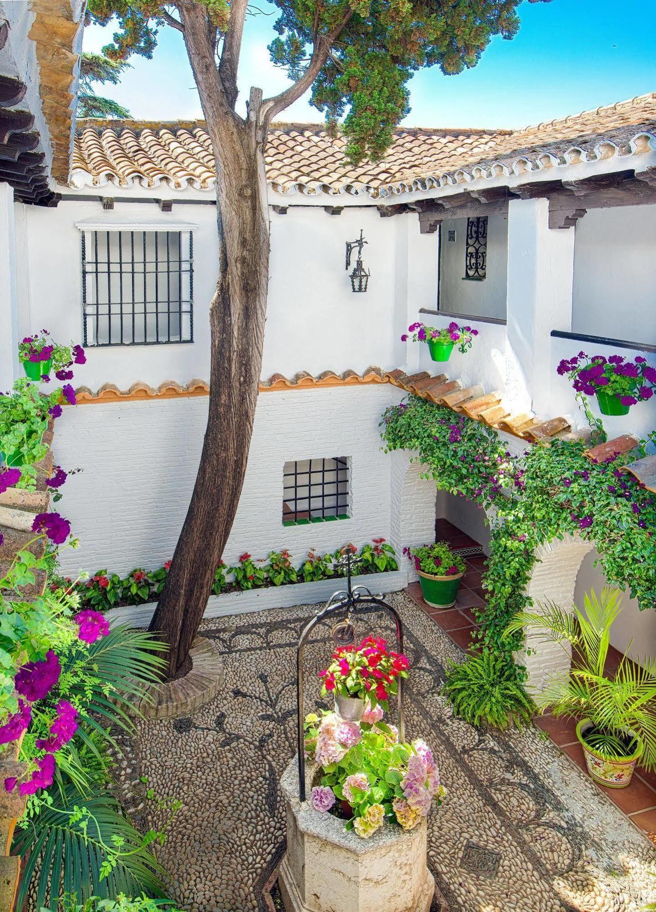 Globales Pueblo Andaluz San Pedro de Alcántara