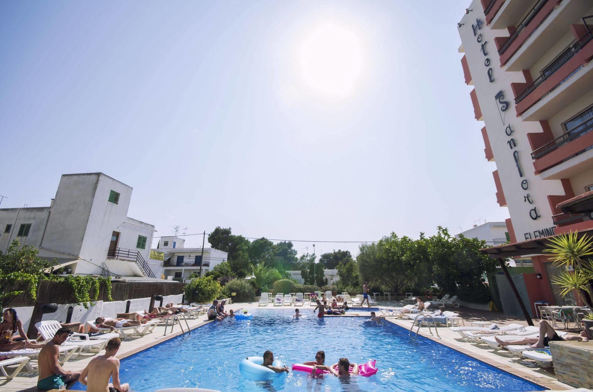Azuline S'anfora & Fleming (adults Only)