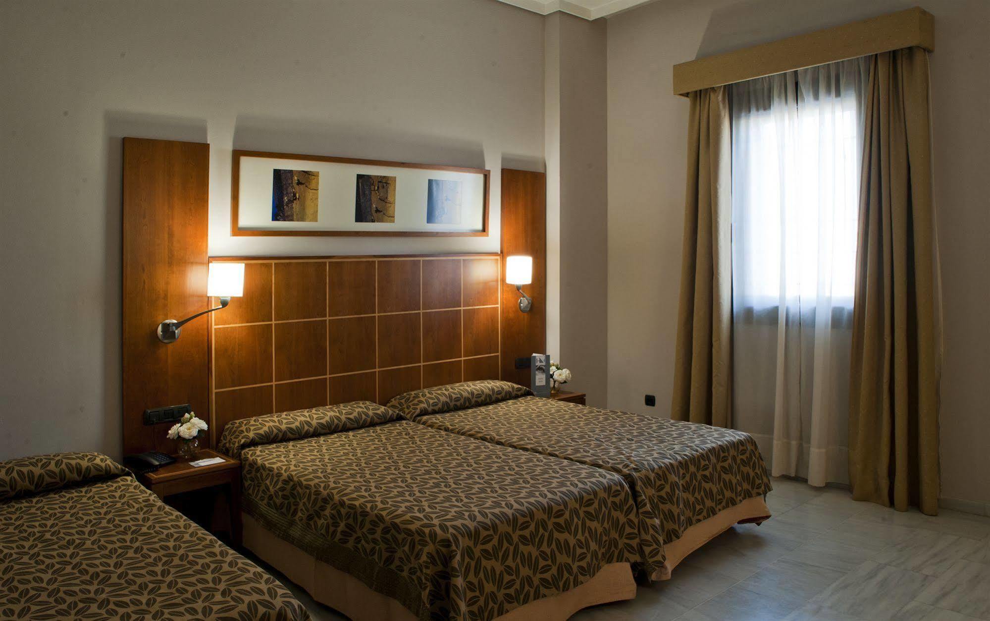 Exe Ciudad De Hotel Cordoba