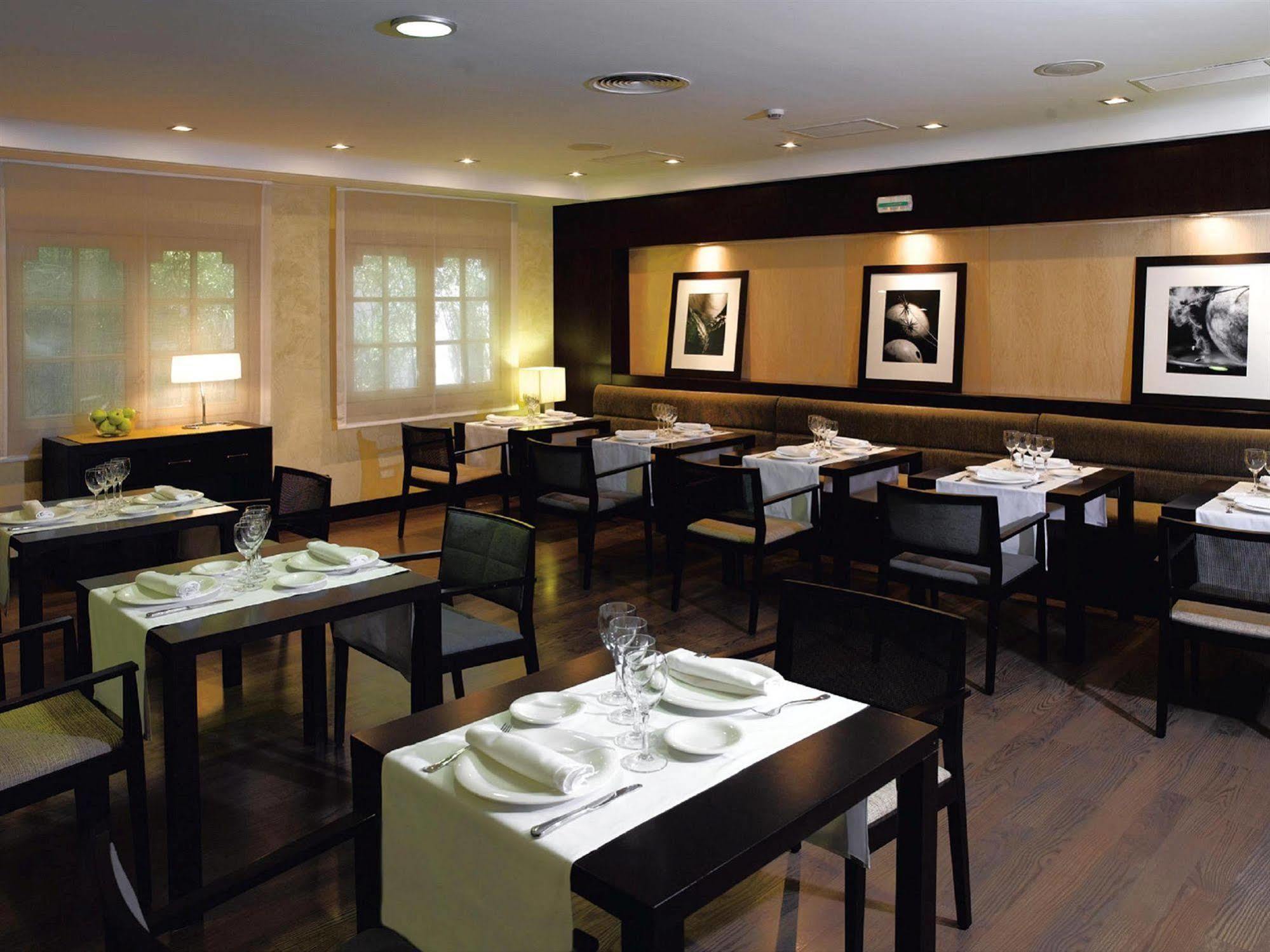 Nh Iruna Park Hotel Pamplona