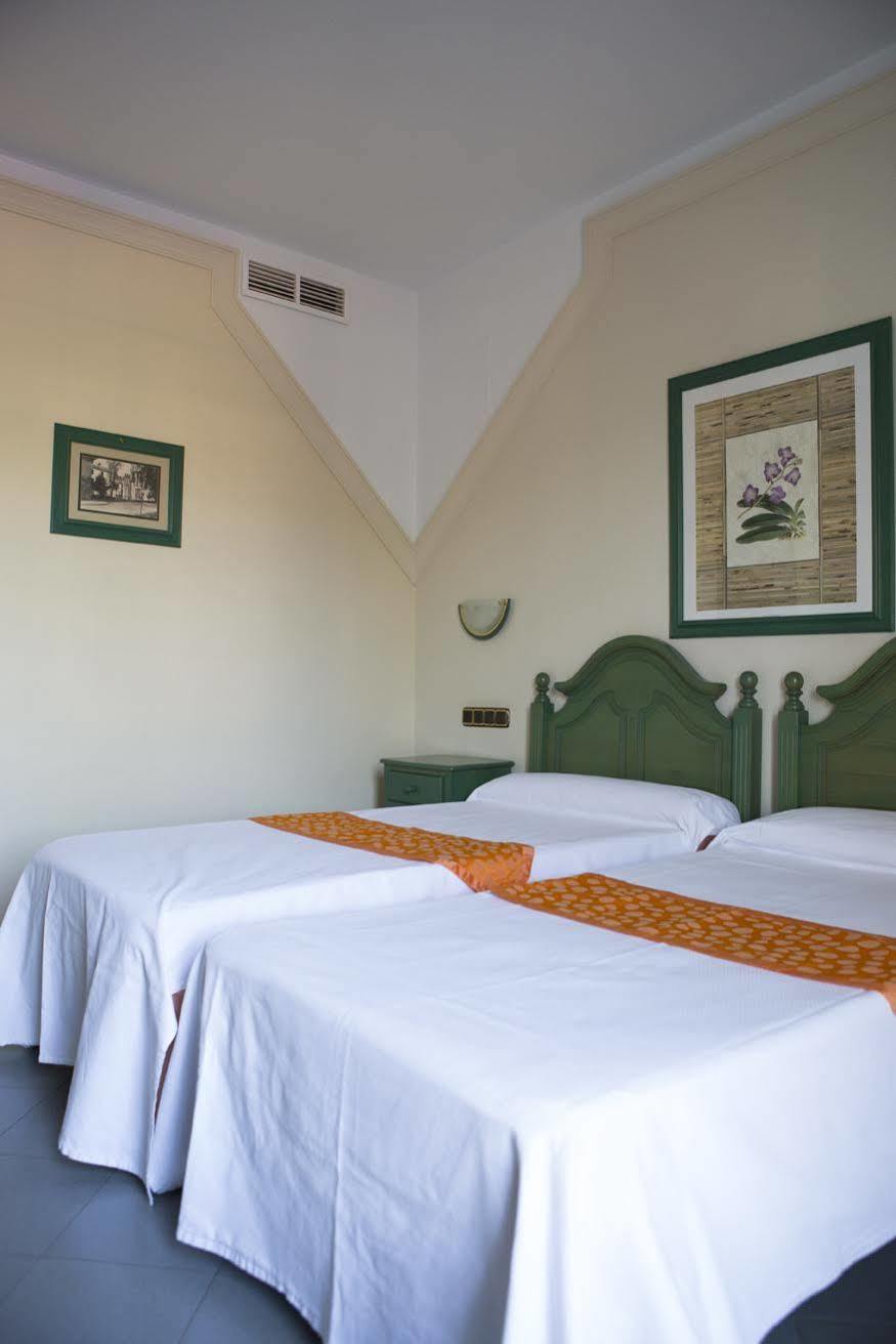 Hotel Mitra Crisálida 2*