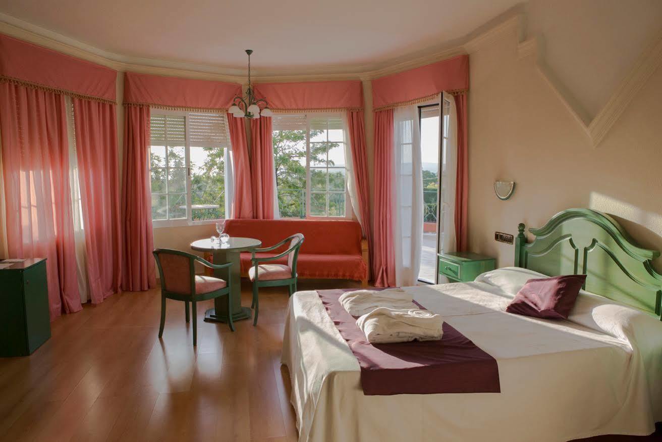 Hotel Mitra Crisálida Cabra