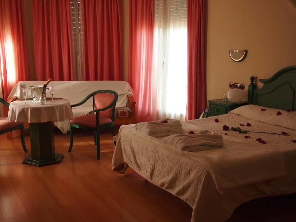 Hotel Mitra Crisálida 2*