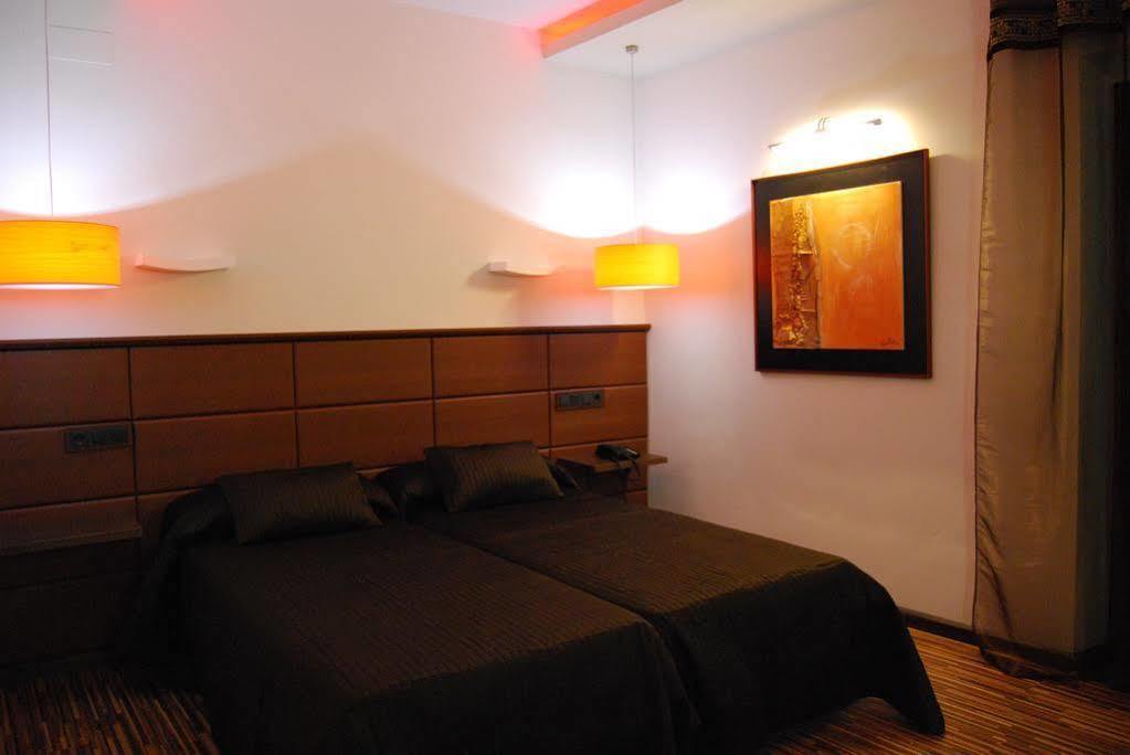 Hotel De Setenil 2*