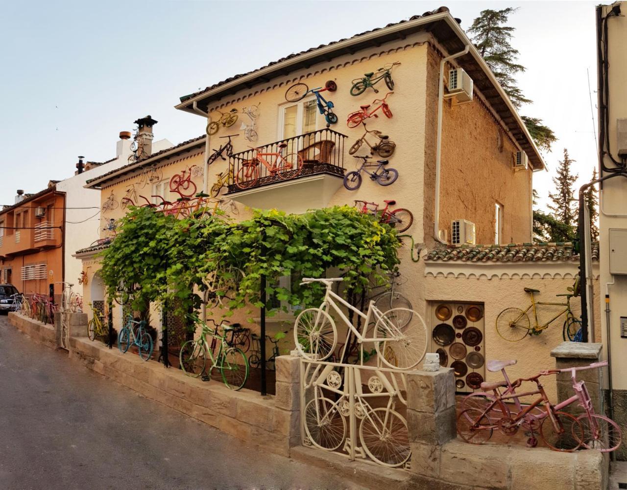 La Casa De Bicicletas 3*
