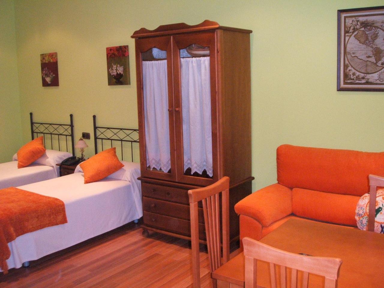 Santa Marina Apartahotel Cuéllar