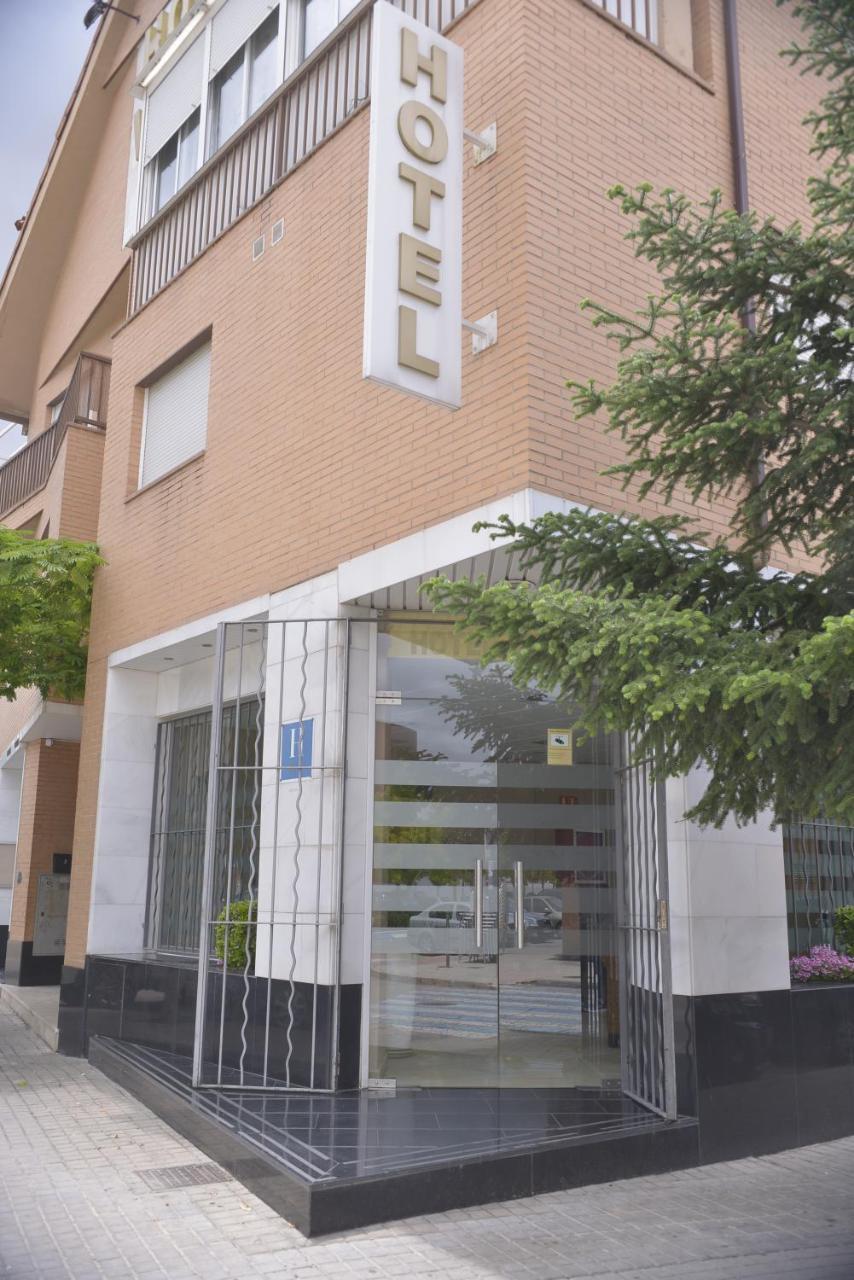 Velilla Hotel Velilla de San Antonio
