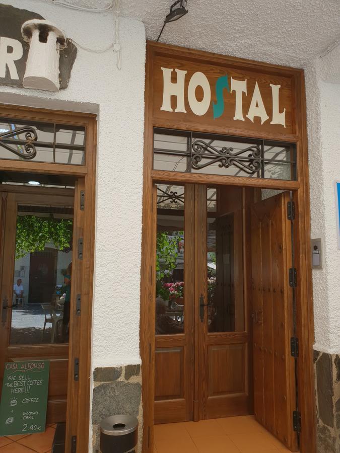 Hostal Pampaneira Guest house