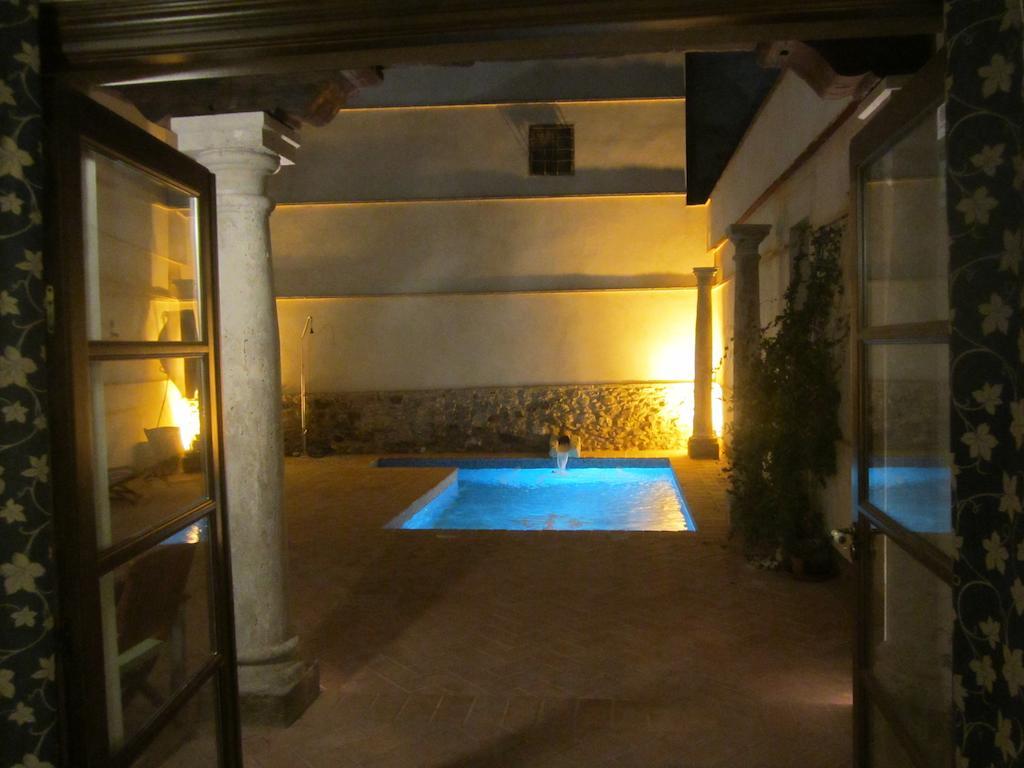 Casa Del Comendador De *