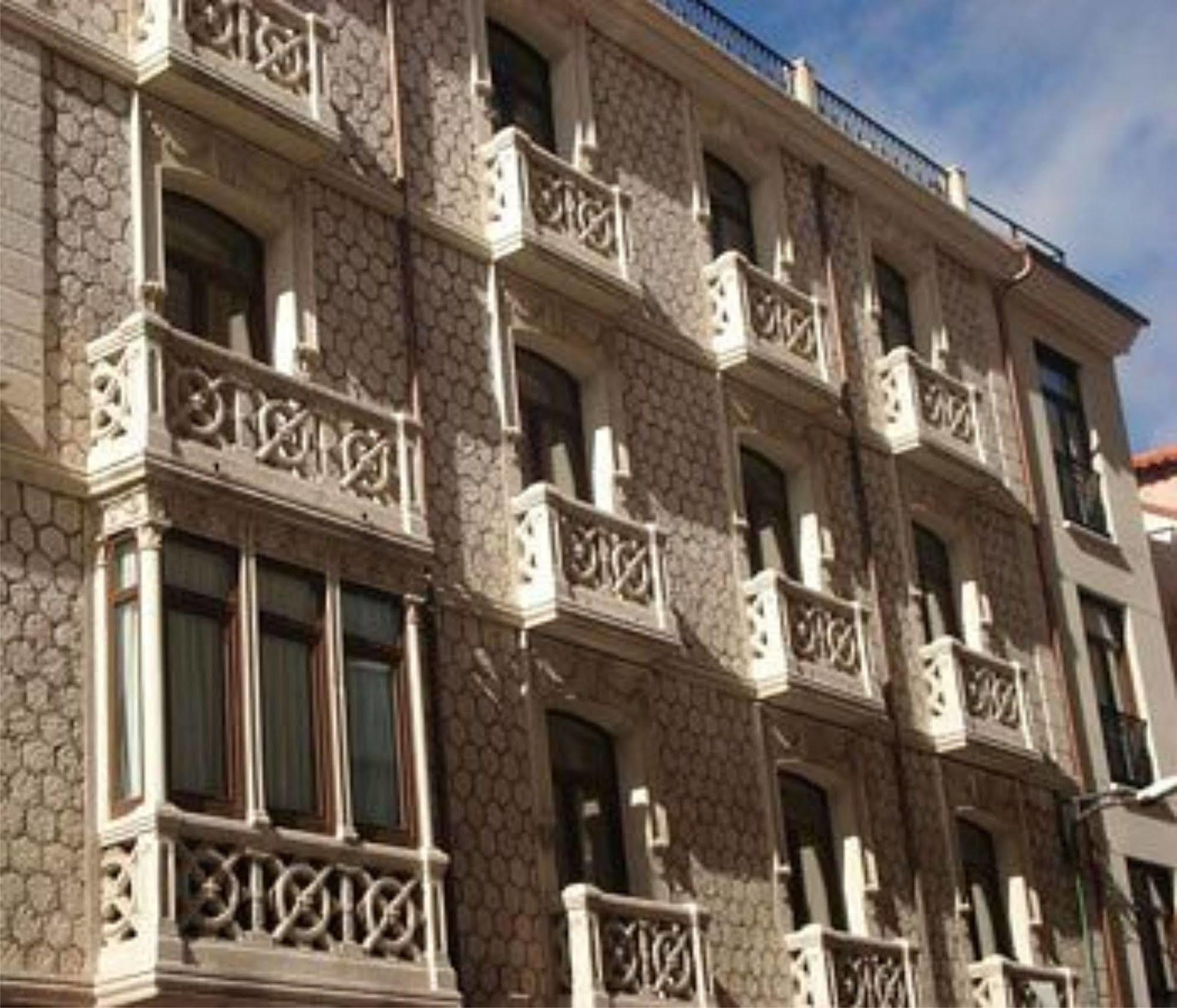 De Aranda 4*