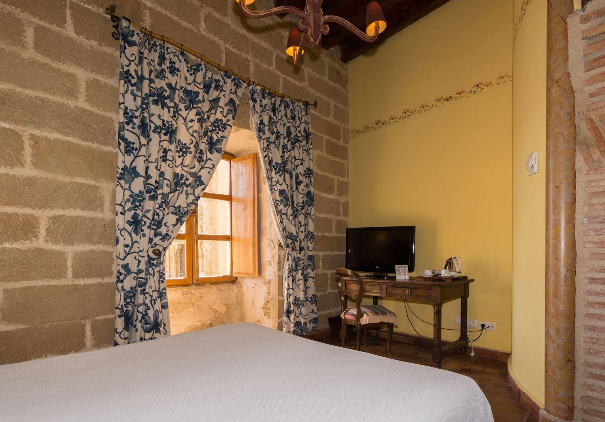 Hotel Hospederia Senorio De 3*