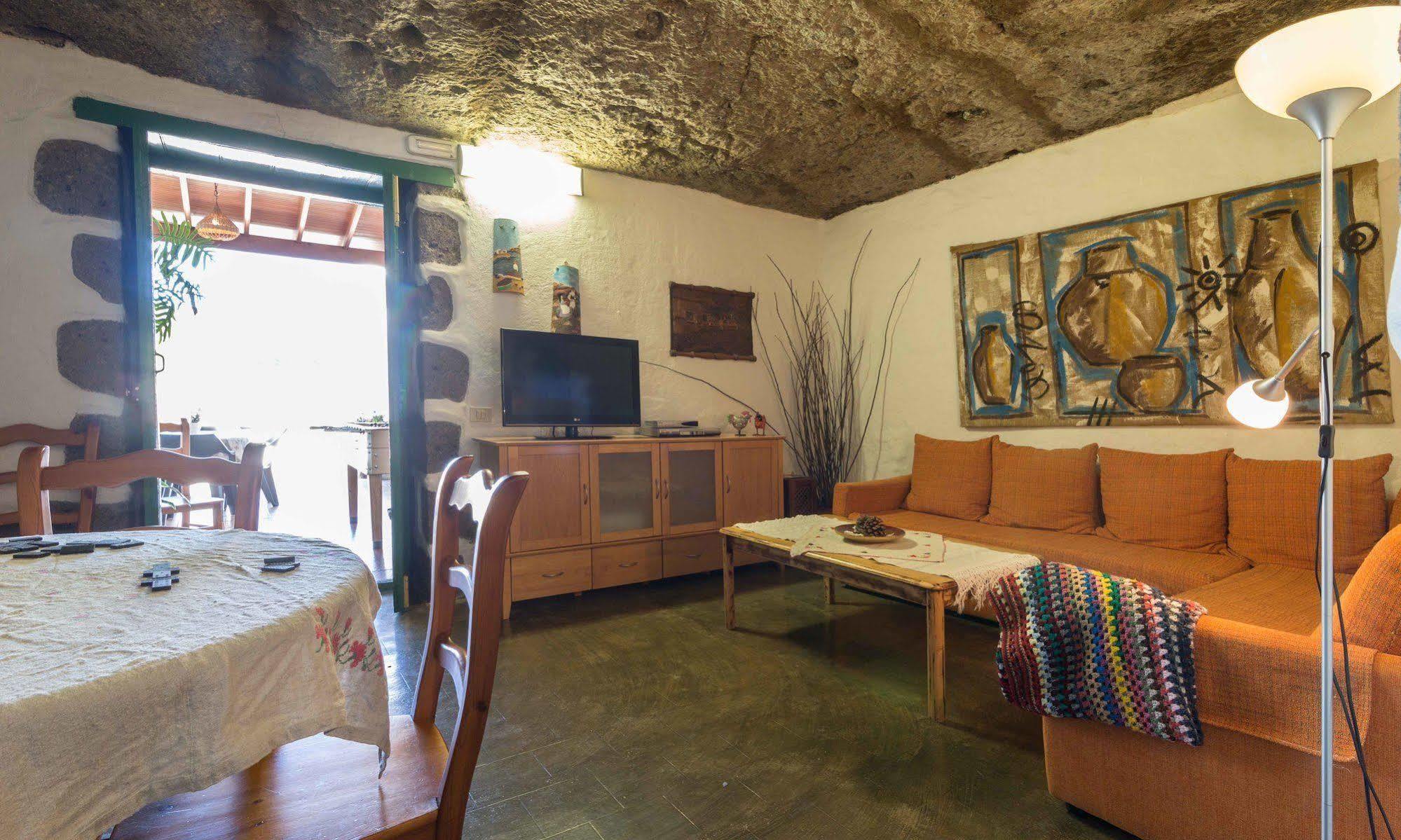 Casa Cueva El Caidero Country house *
