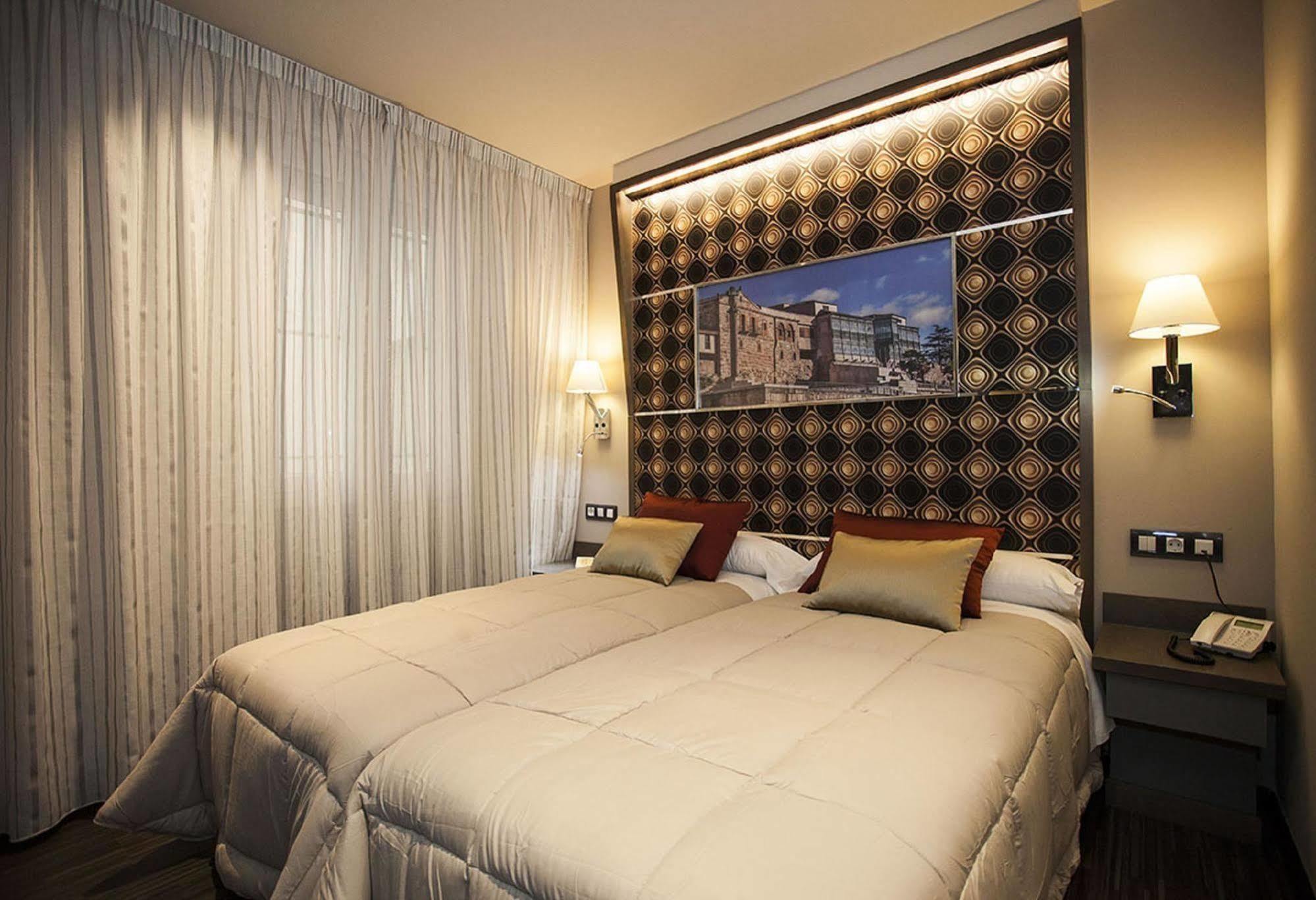 Barcelona 2*