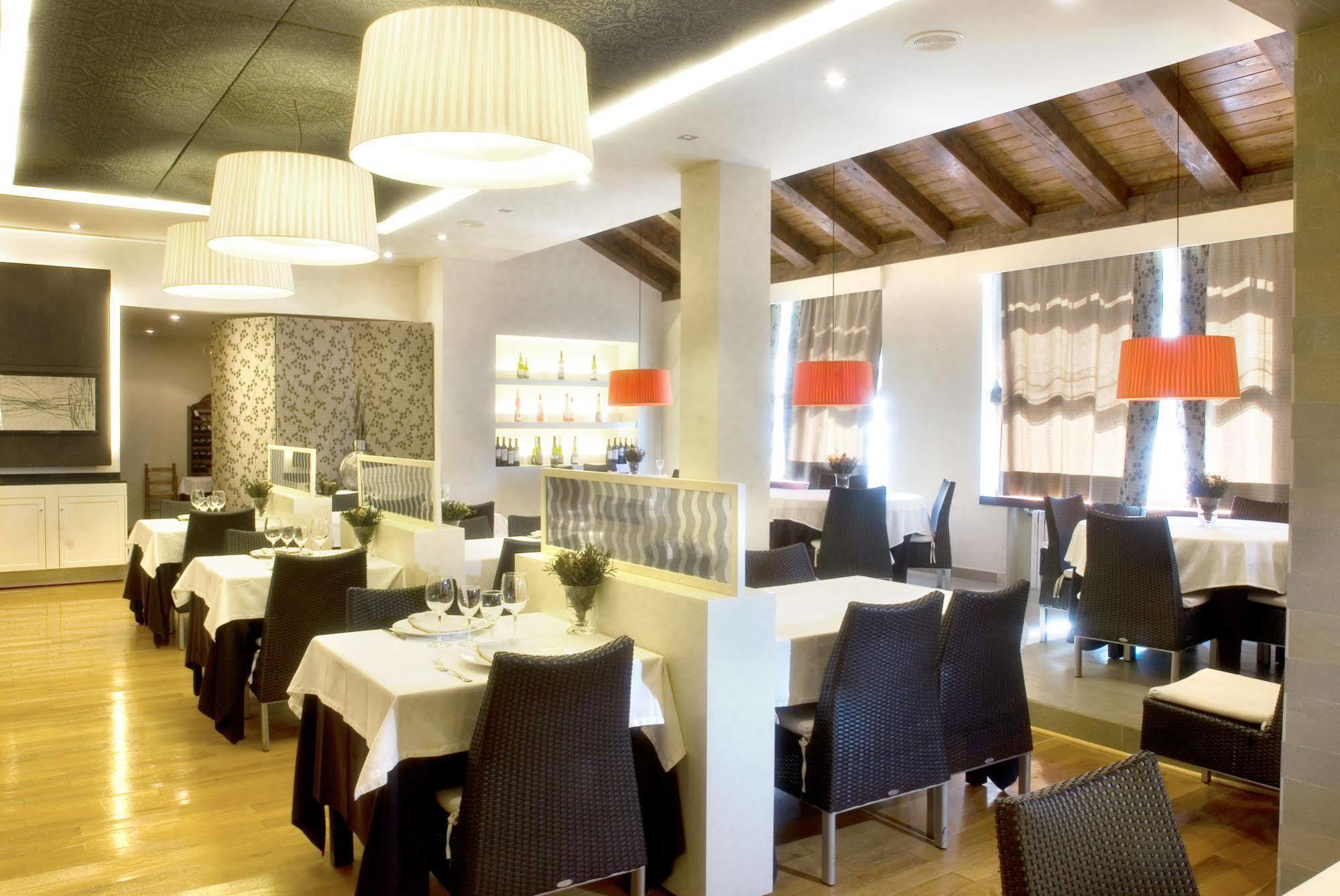 Yoy Hotel