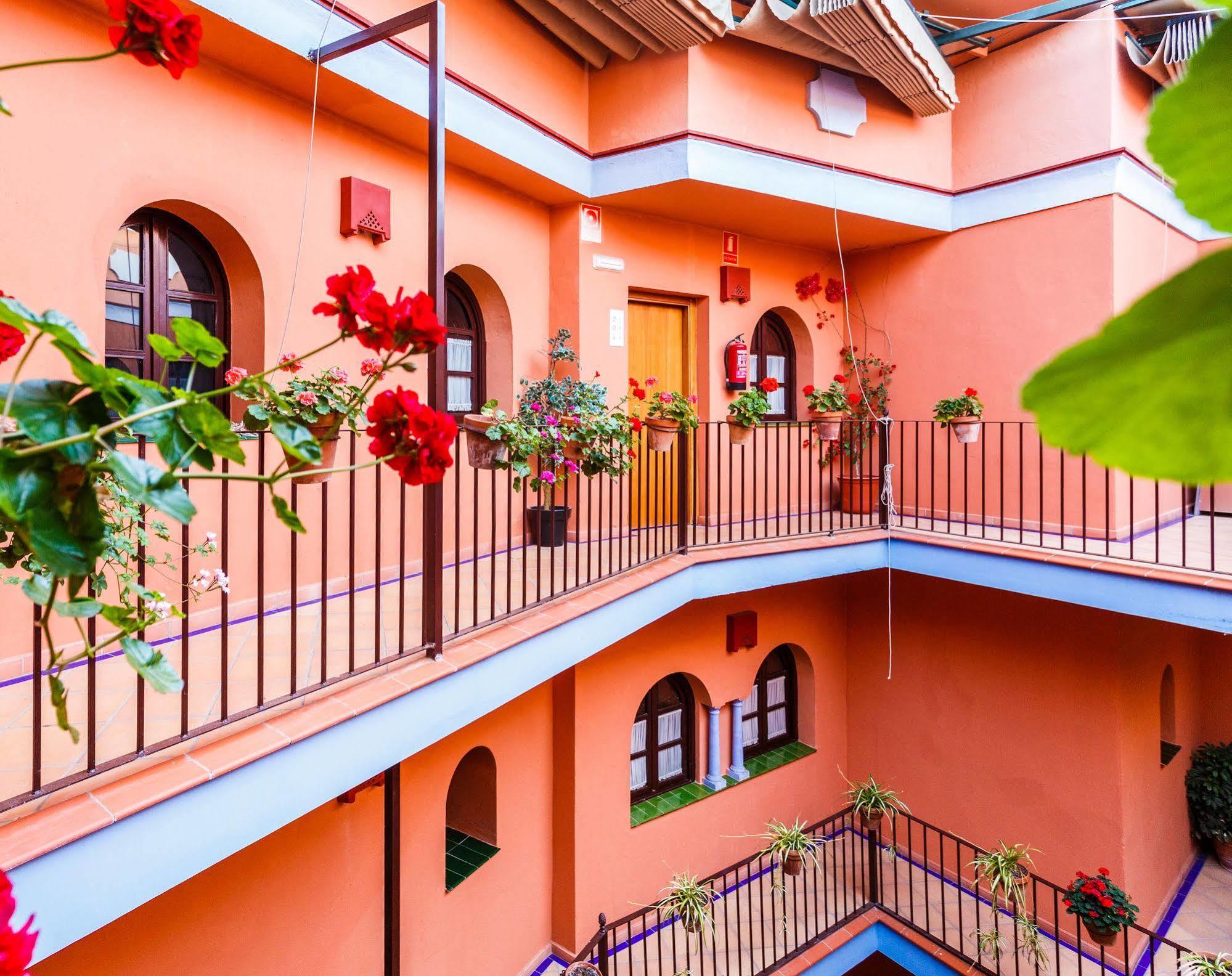 Patio De La Alameda Hotel