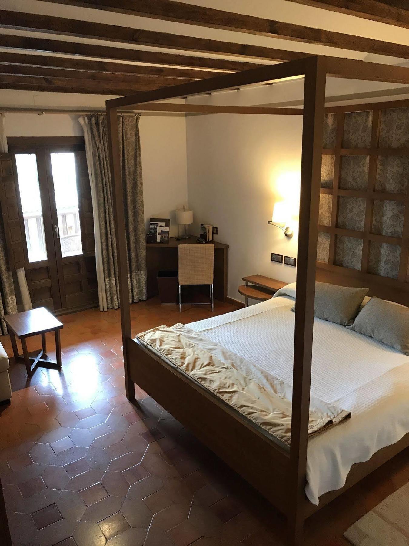 De 4*