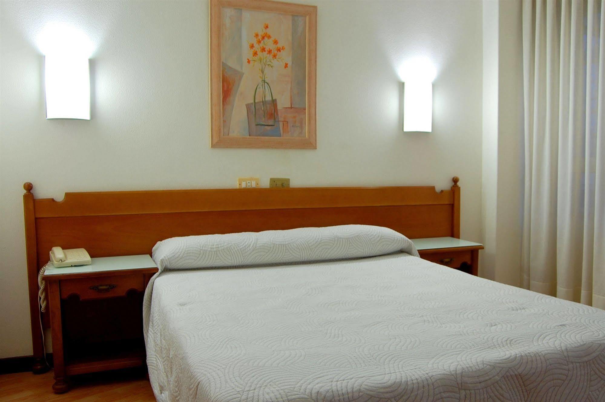Hotel Paris Poio