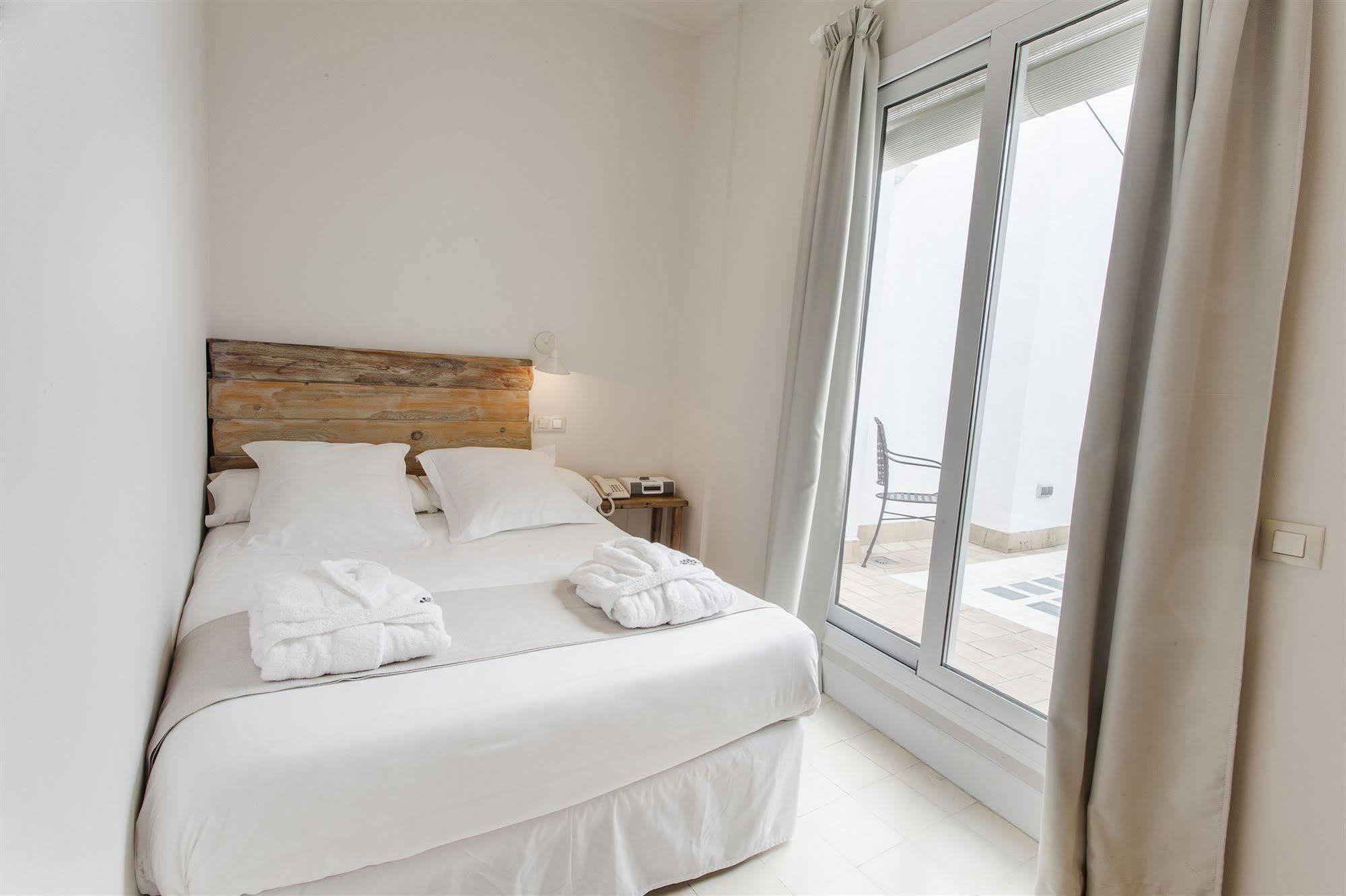 Hotel Boutique Elvira Plaza 3*