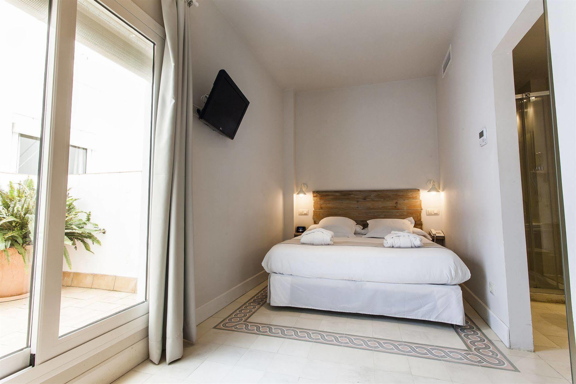 Boutique Elvira Plaza 3*