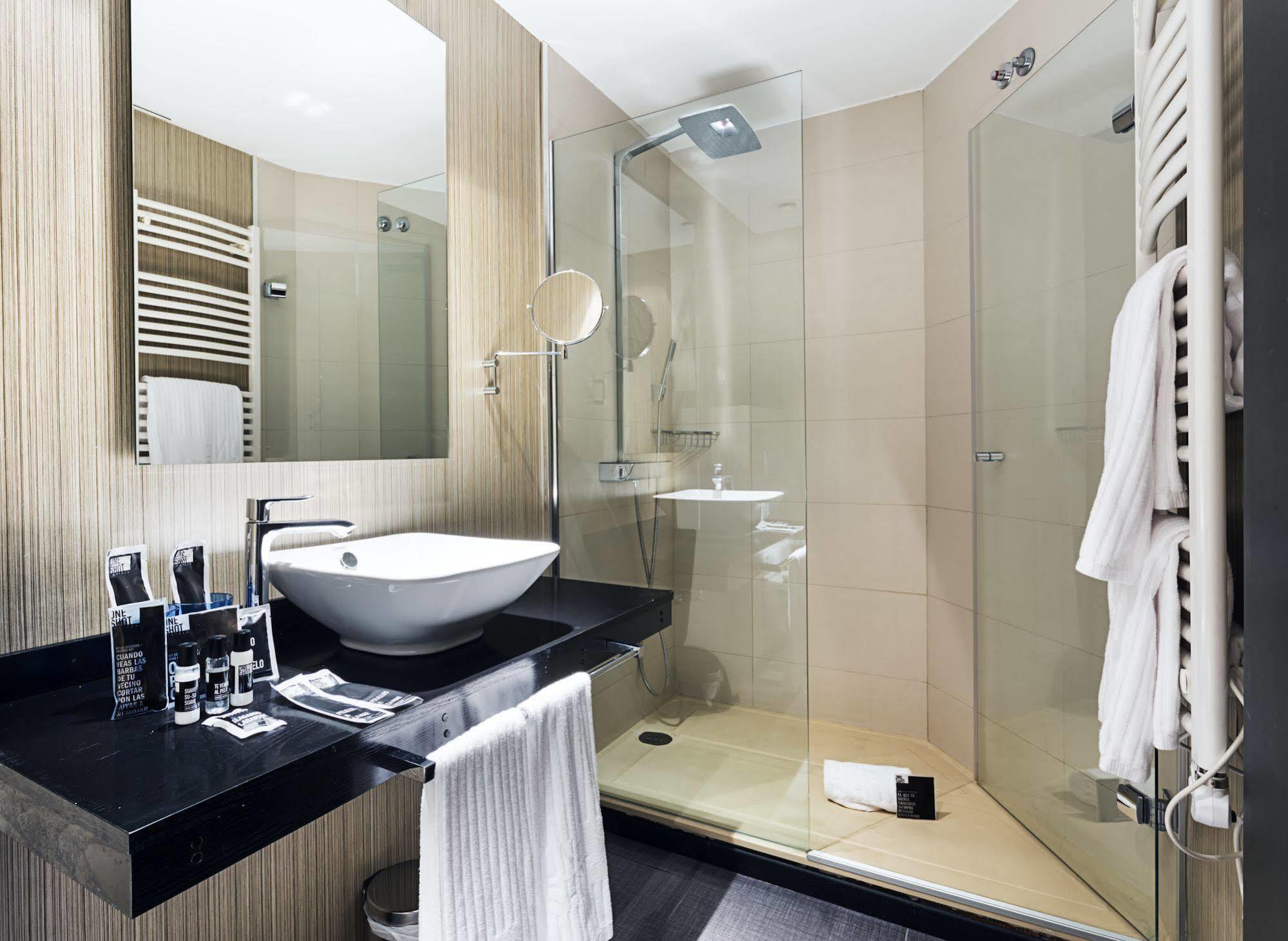 Hotel One Shot Luchana 22 4*