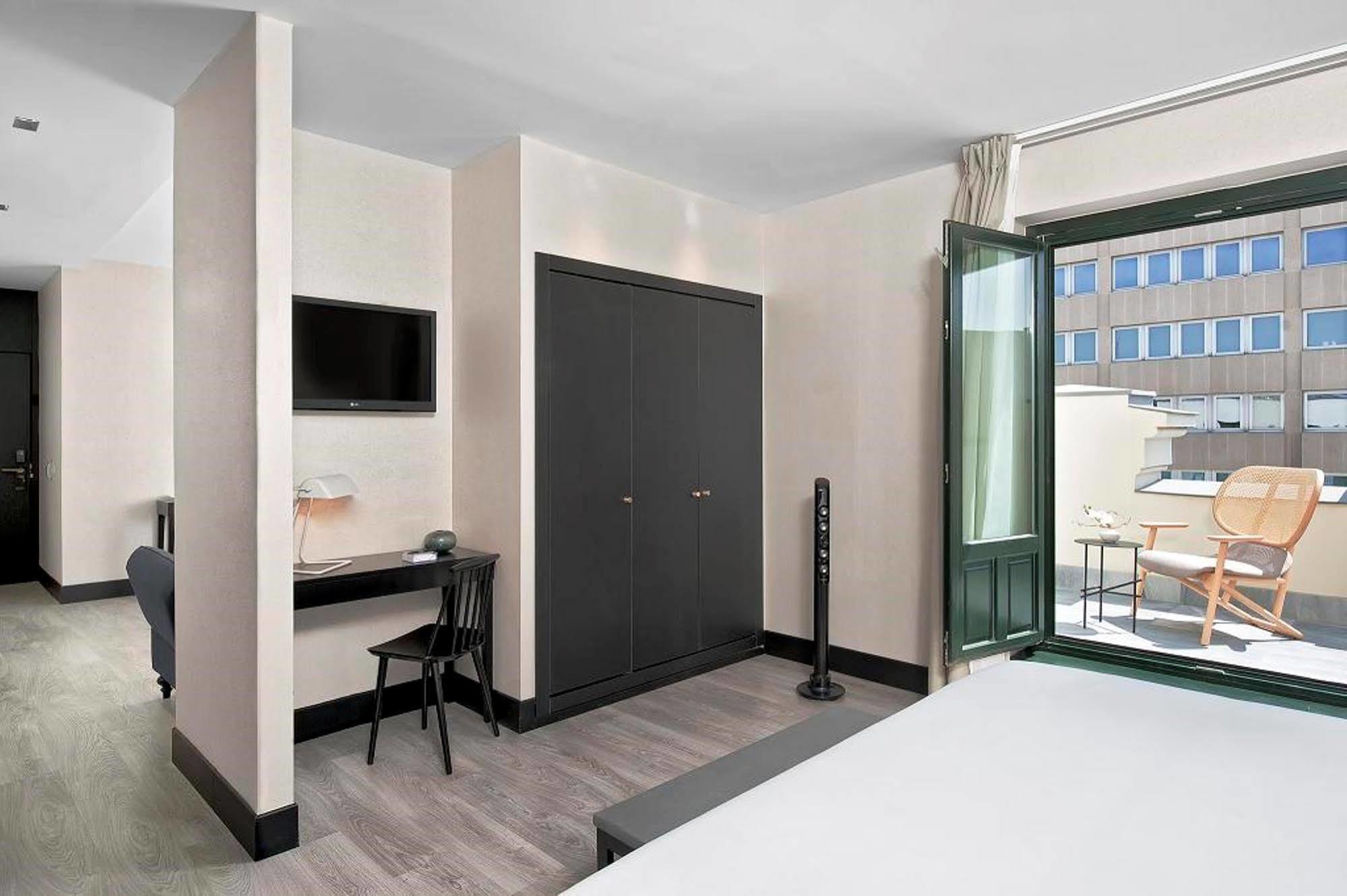 One Shot Luchana 22 Hotel 4*