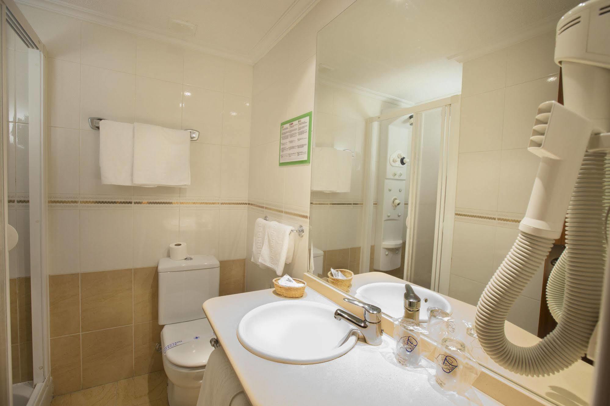 Hotel Reyes Catolicos *