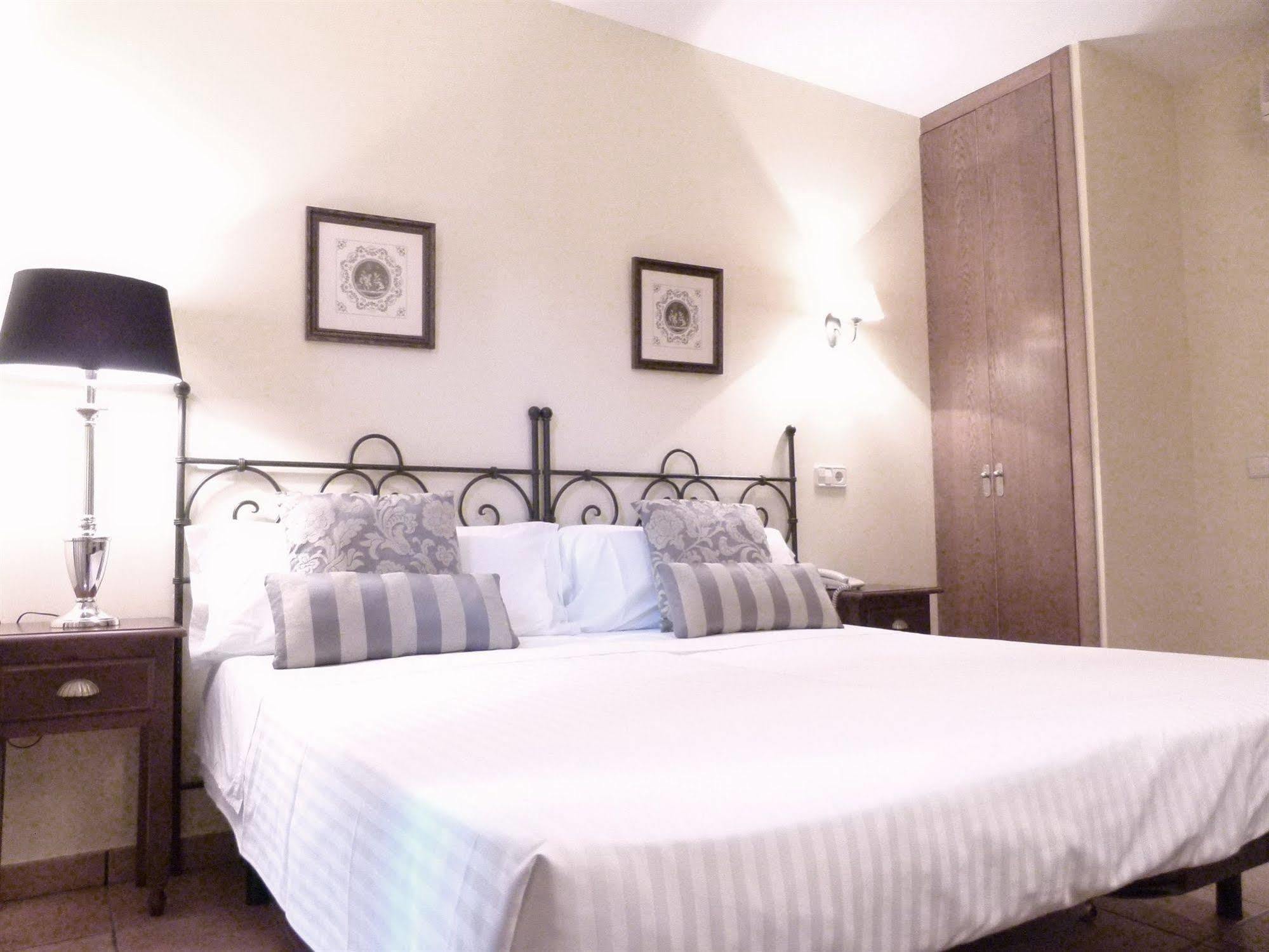 Hotel Hospederia De Reyes 2*