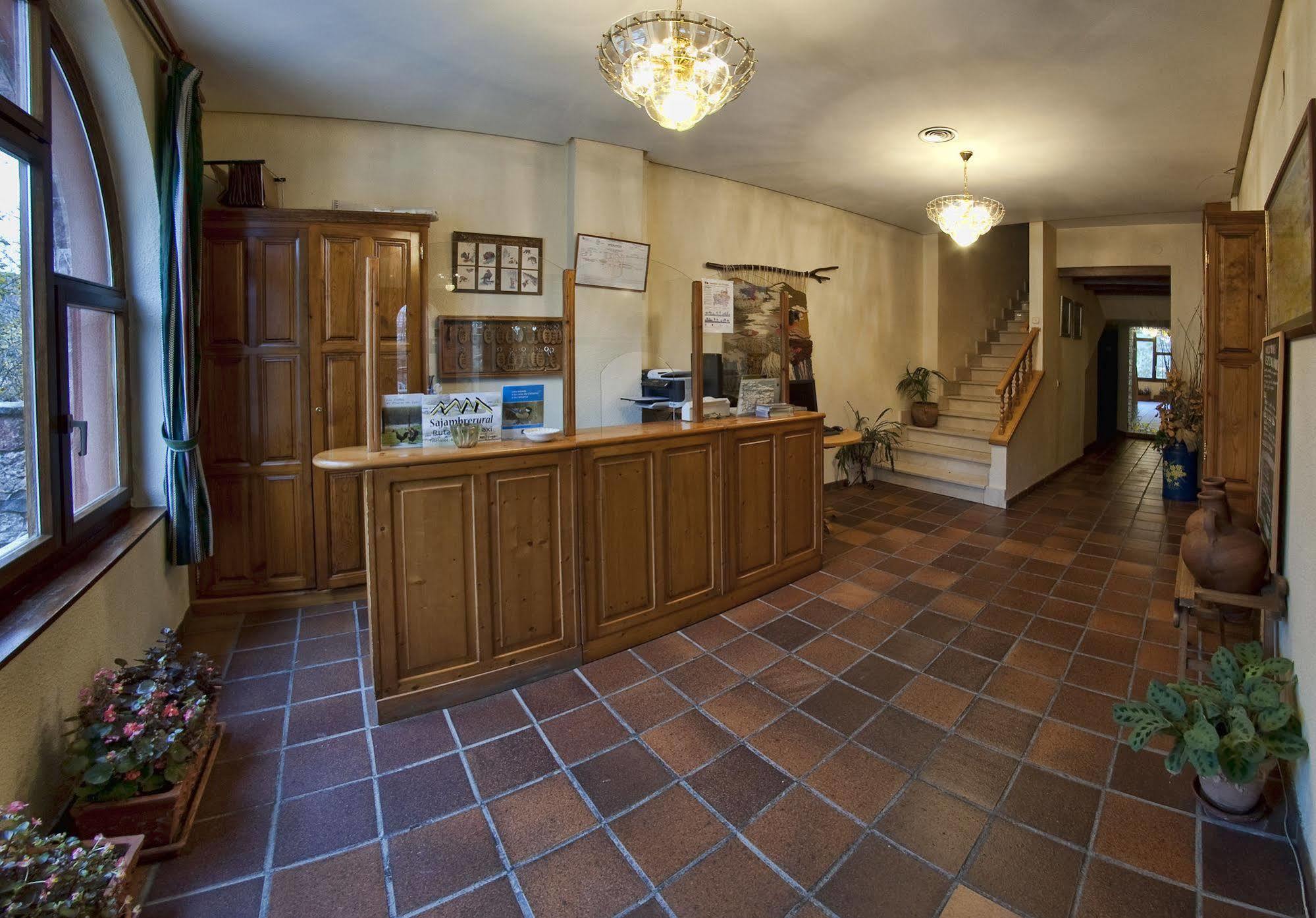 Hotel Tierra De La Reina