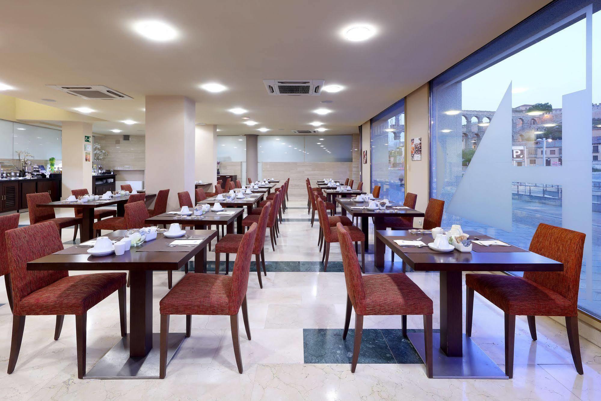 Eurostars Plaza Acueducto 4*