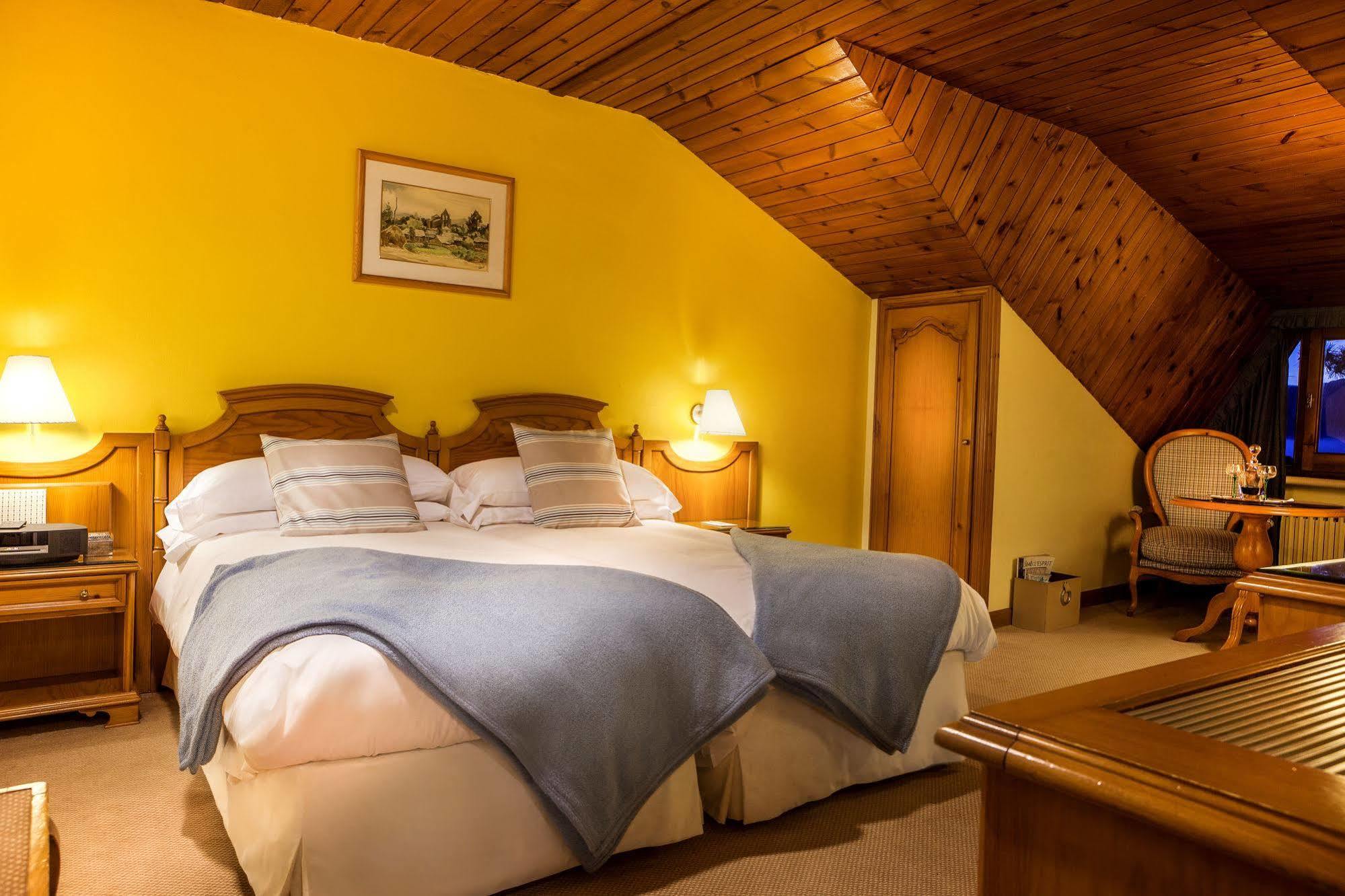 Hotel El Castell De Ciutat - Relais & Chateaux