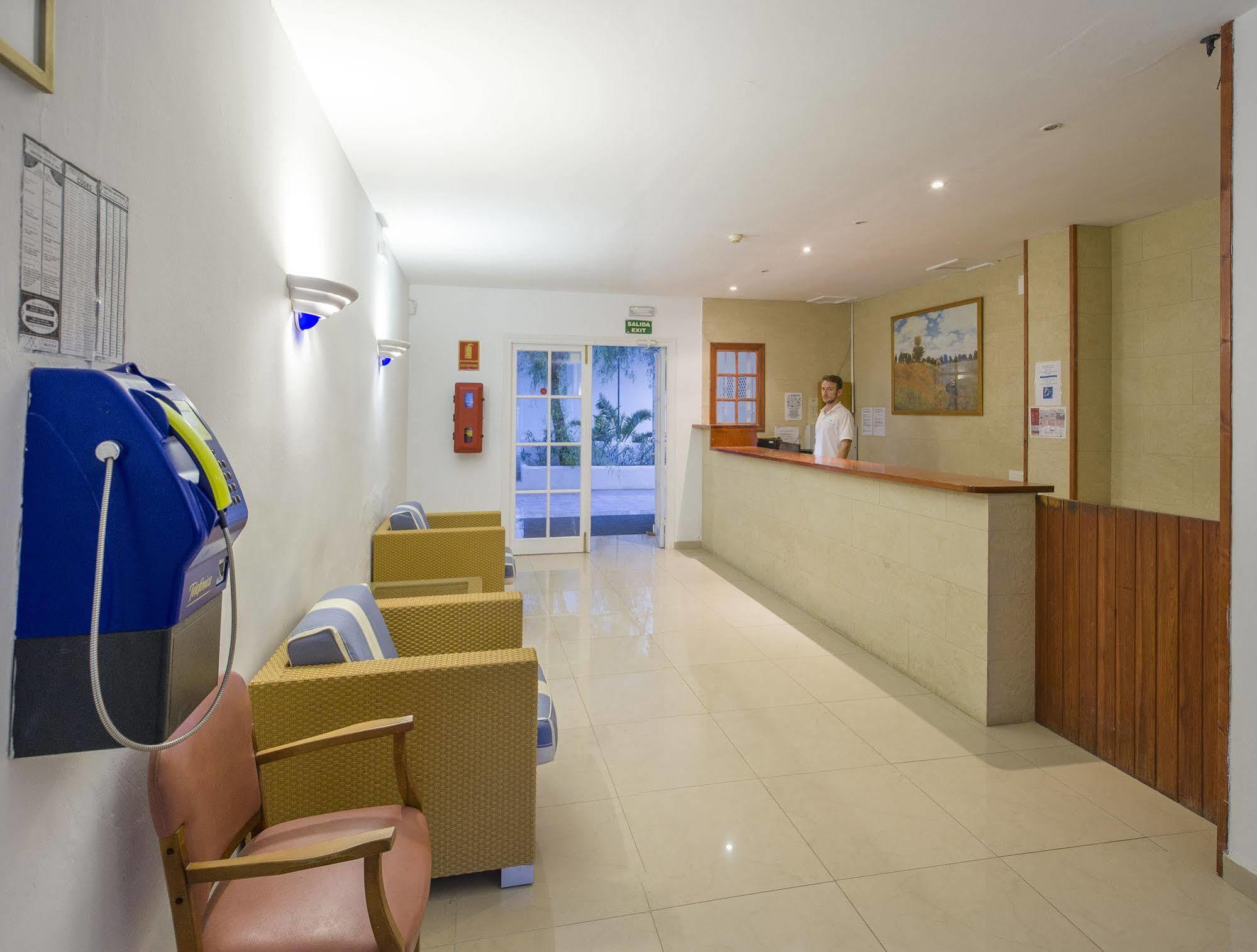 Apartahotel Sol Bay 2*