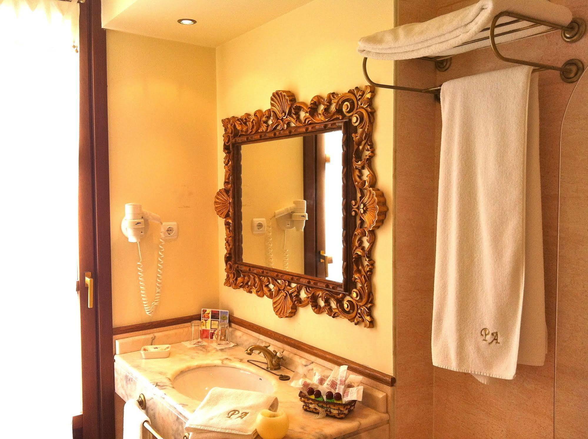 Palacio Azcárate 3*