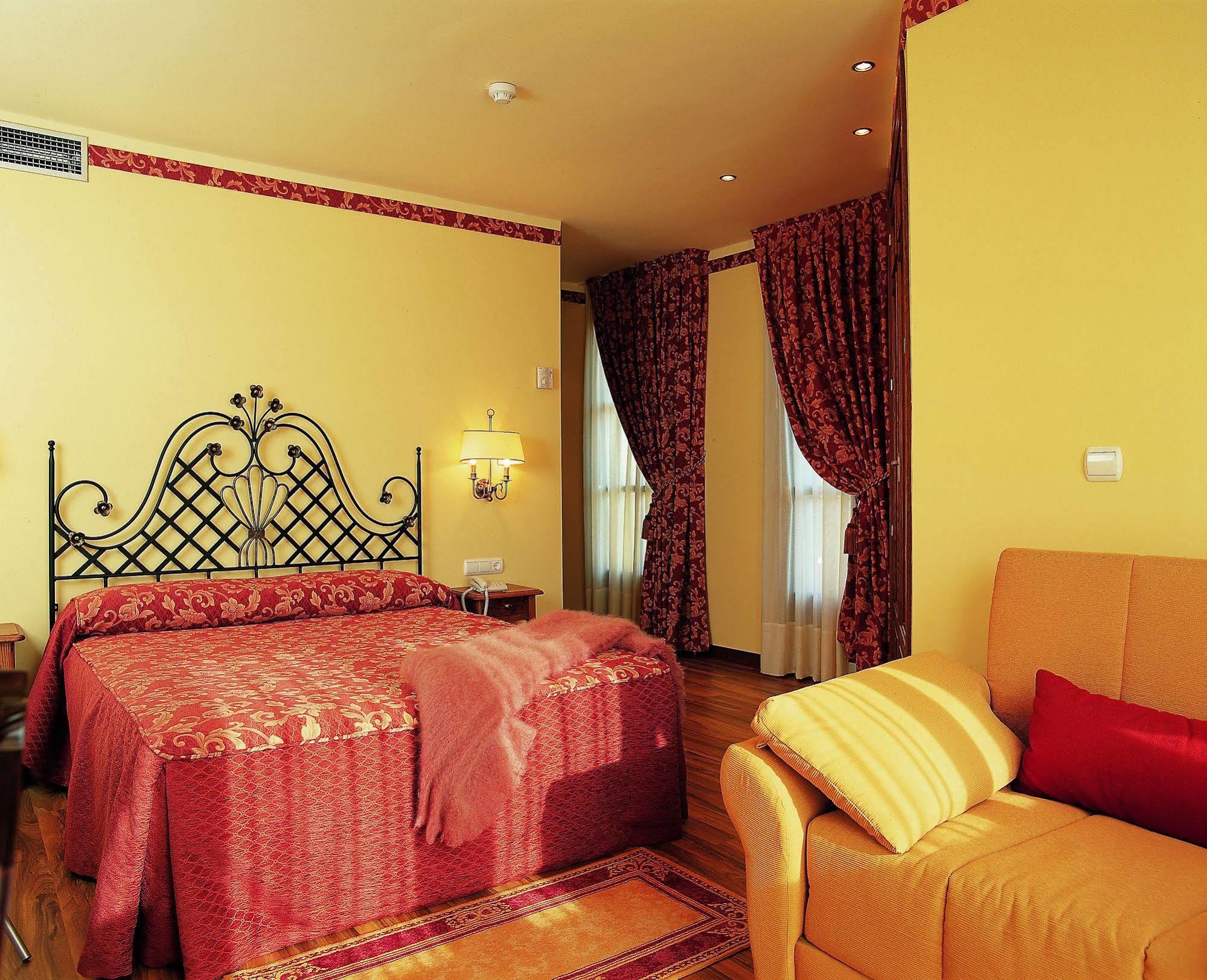 Palacio Azcárate 3* Ezcaray