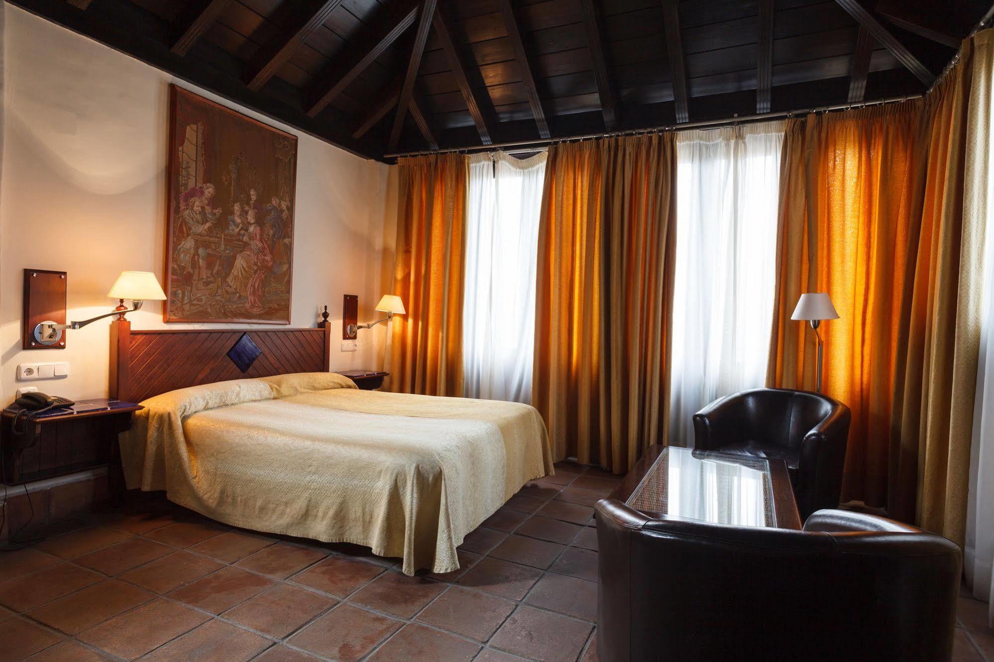 Casa Palacio Pilar Del Toro 3* Granada
