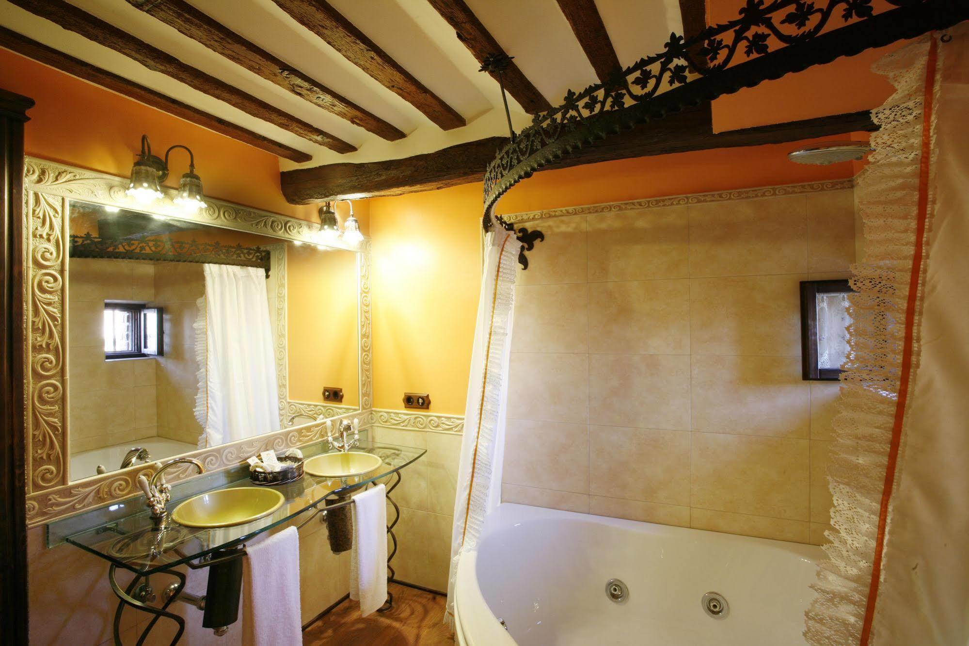Hotel Boutique Real Casona De Amas Azofra