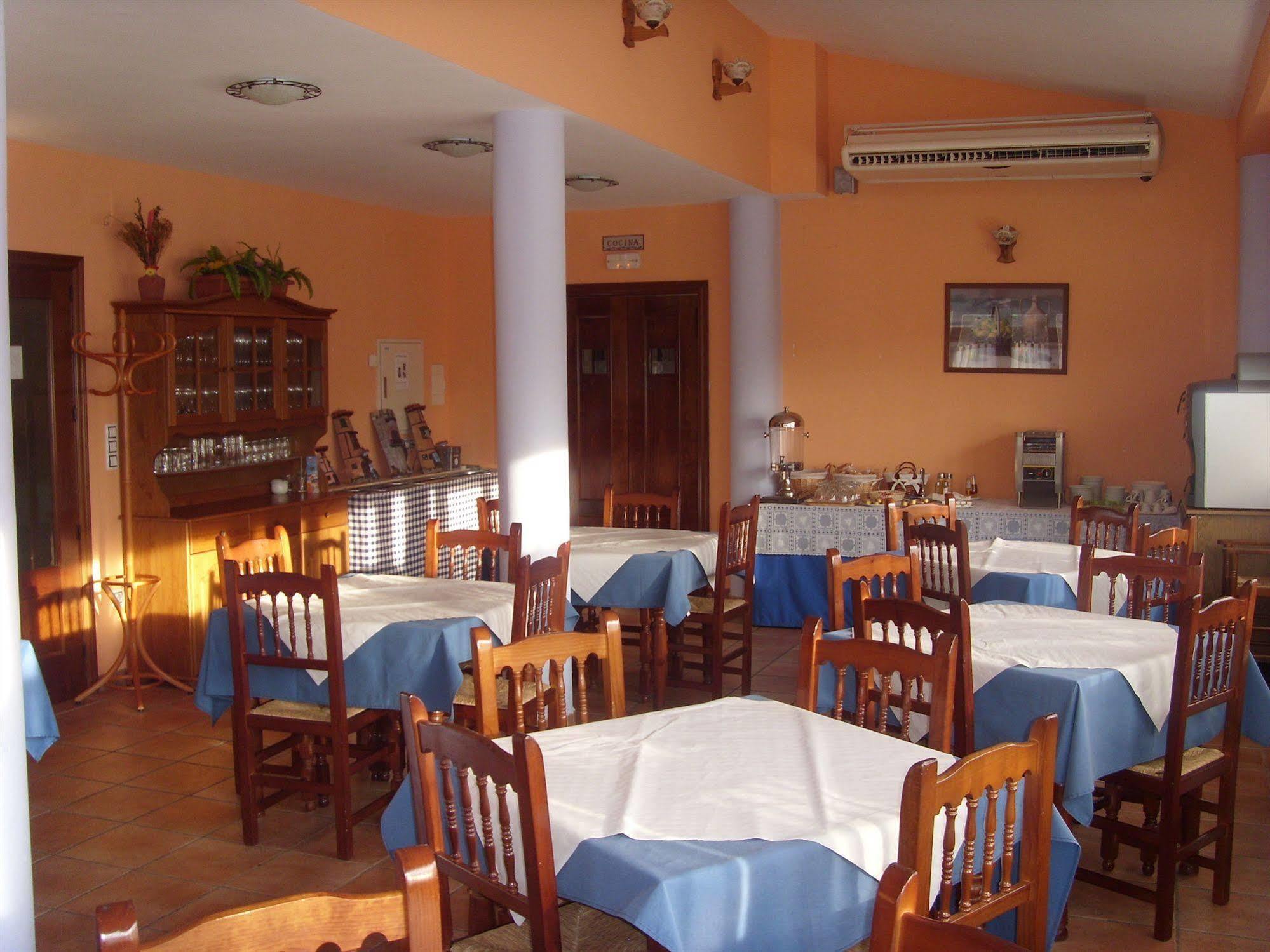 Valdevécar Hotel