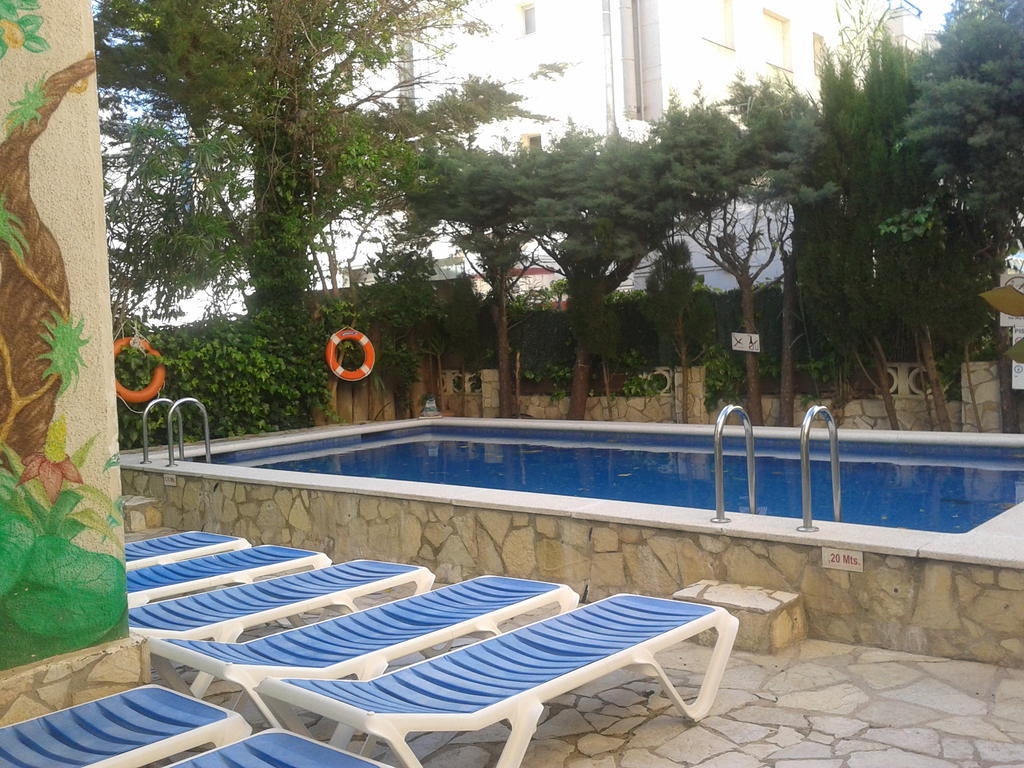 Pensión Marbella Rosas
