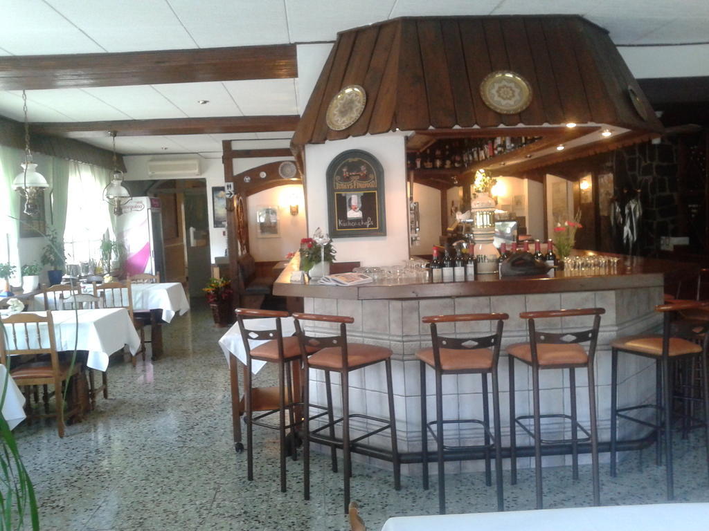 Marbella Pensión *