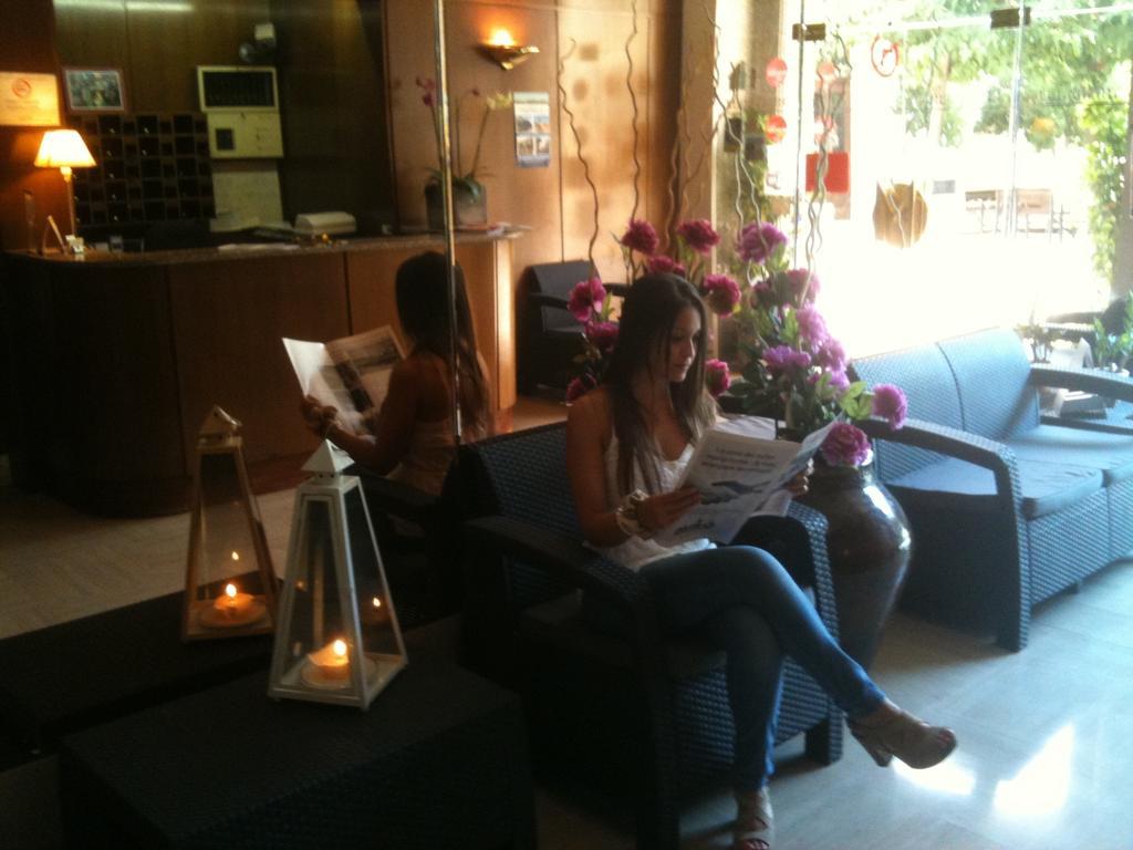 Manel Hotel