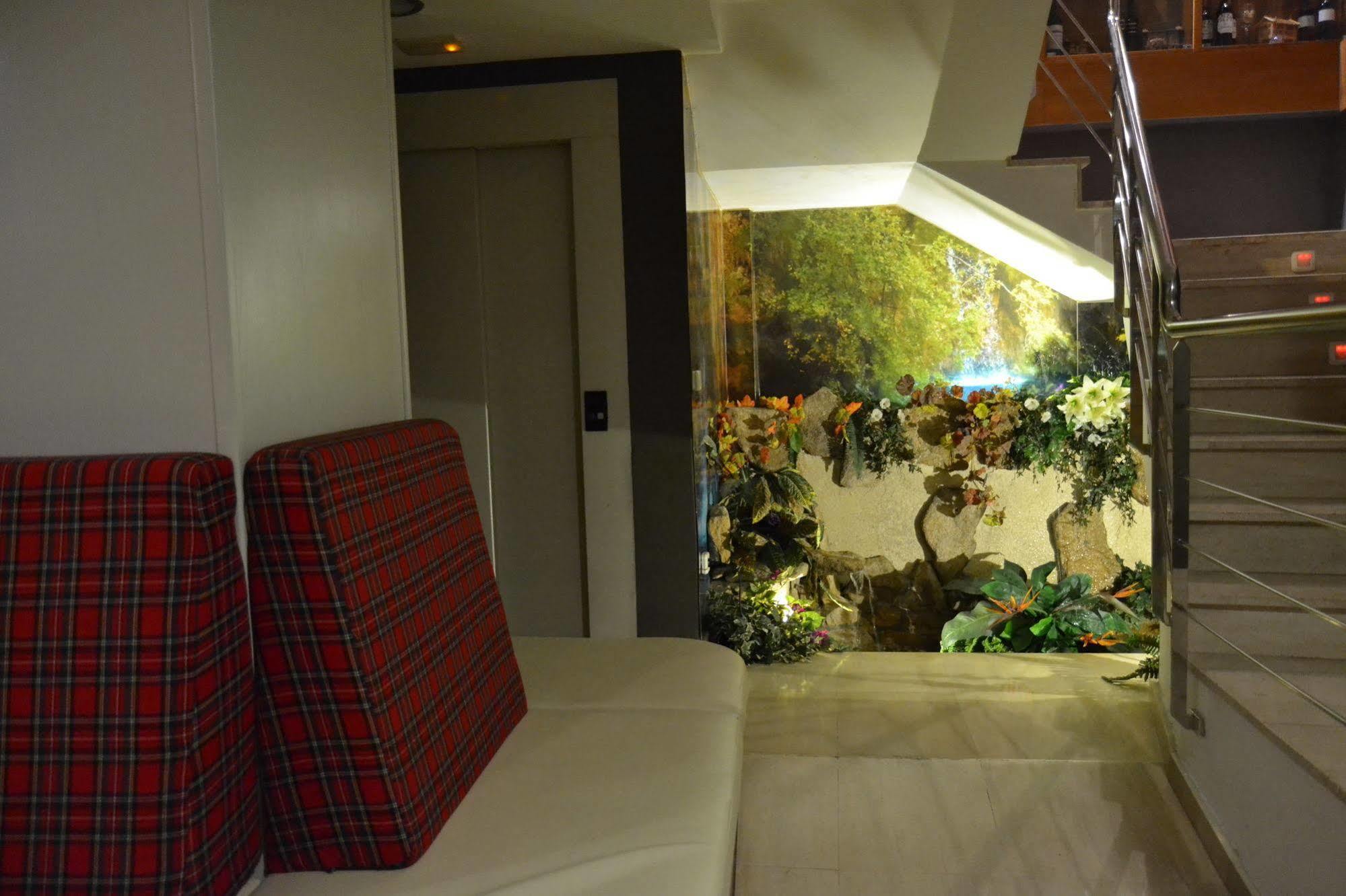 Hhb Confort Hotel *