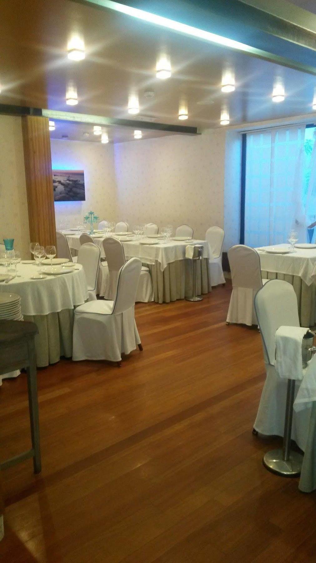Hotel Bella &