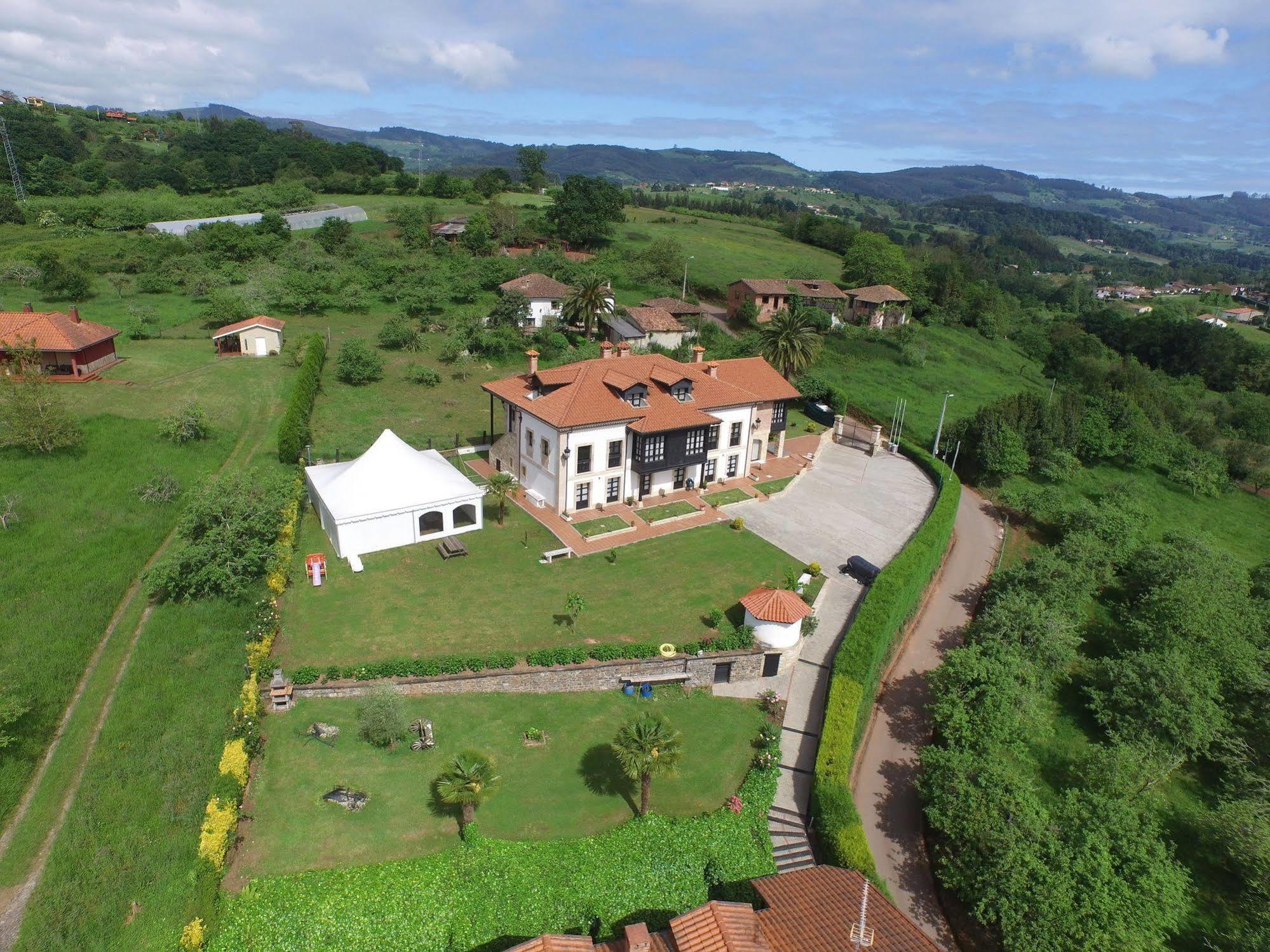 La Casona De La Roza