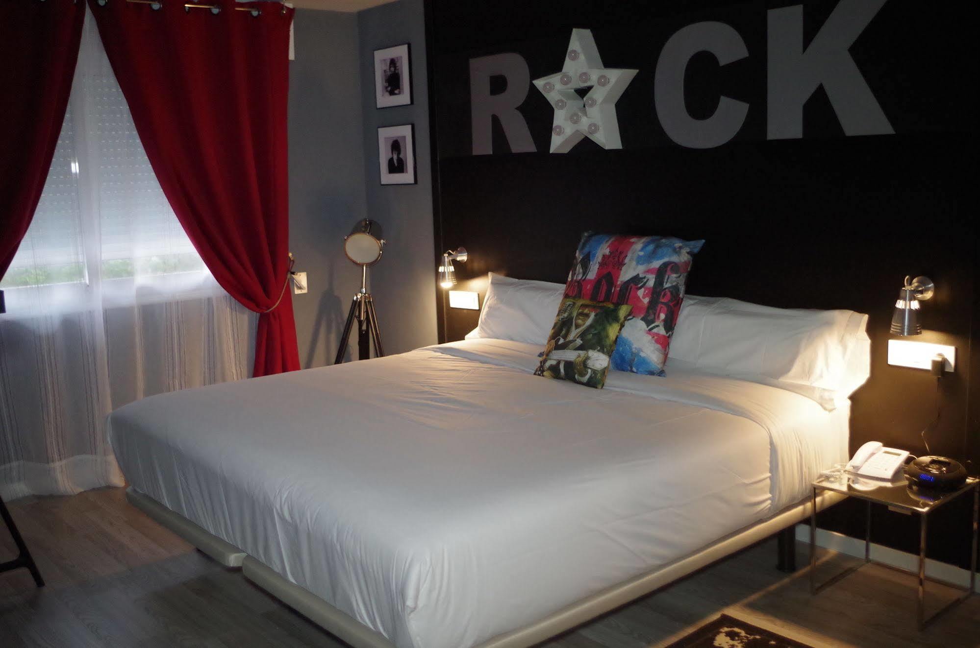 Hotel Apartamentos Rock Star Taboadela