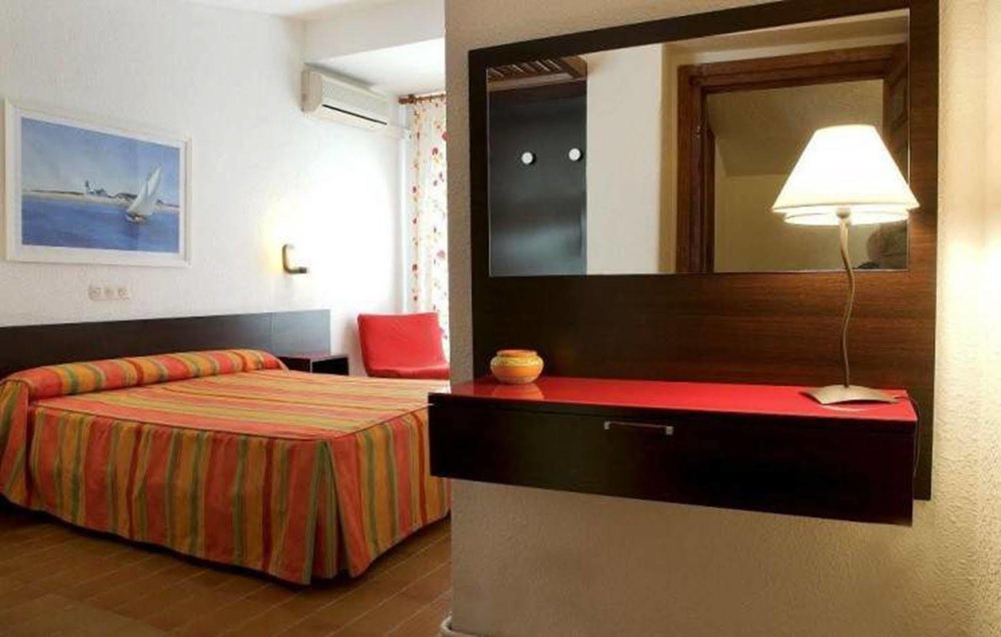 Checkin Hotel 3*