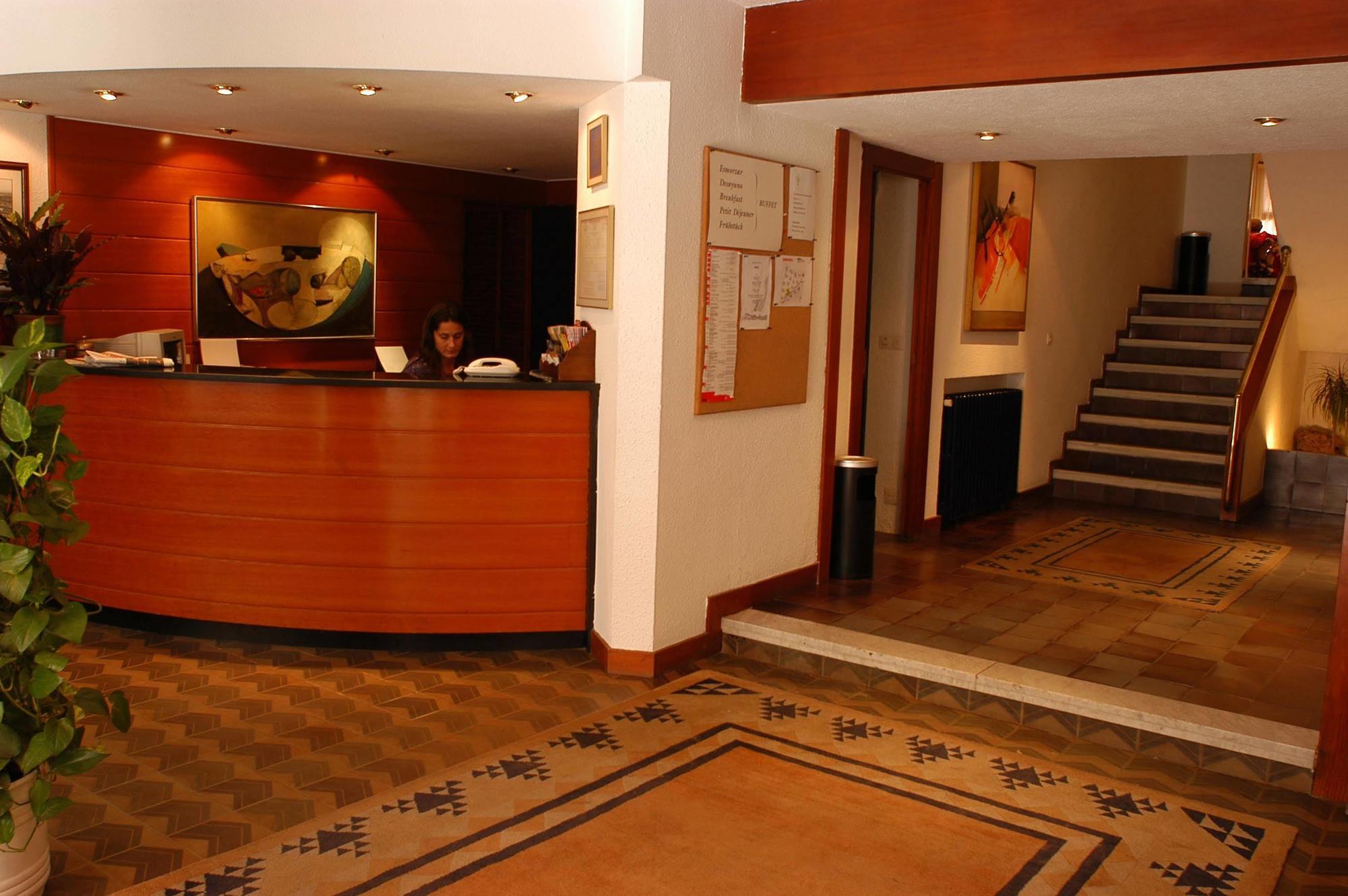 Hotel Checkin 3*