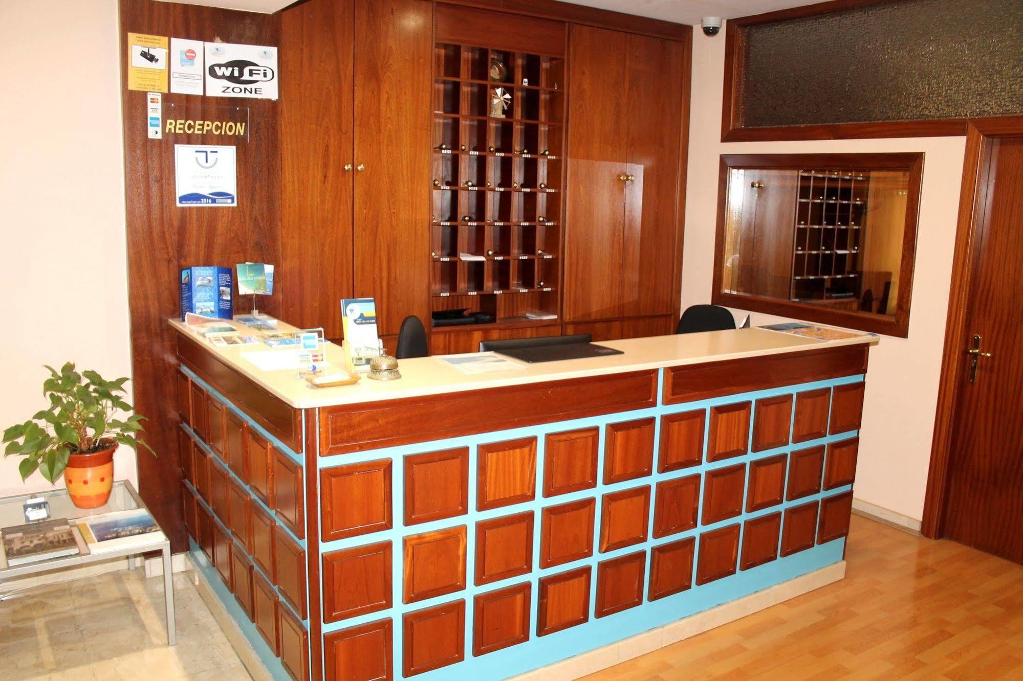 Hotel De 3*