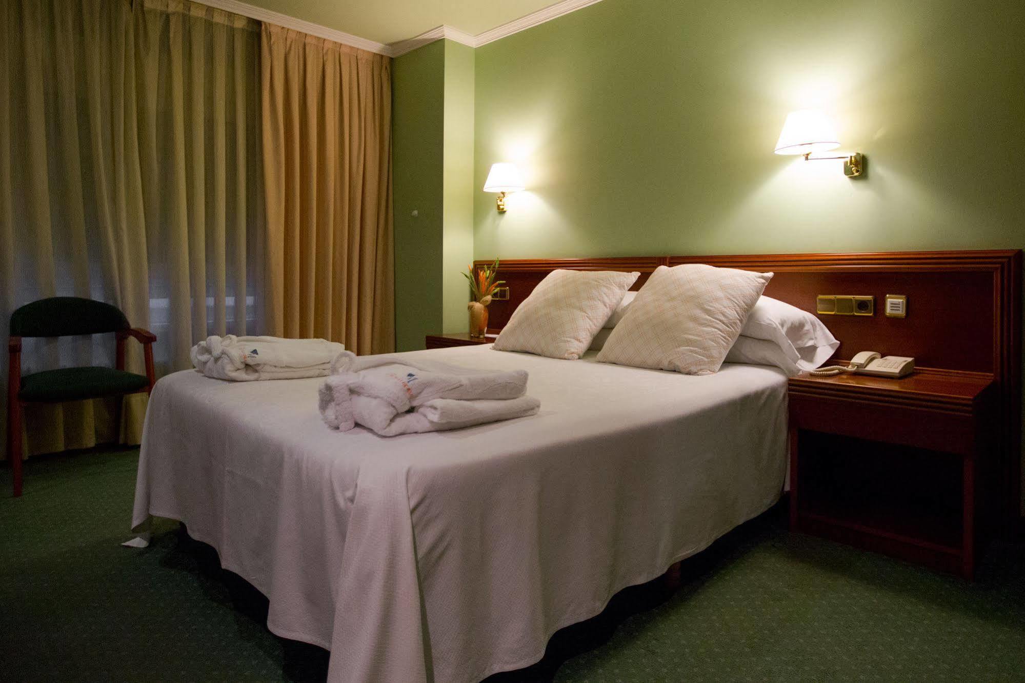 Hotel De 3*