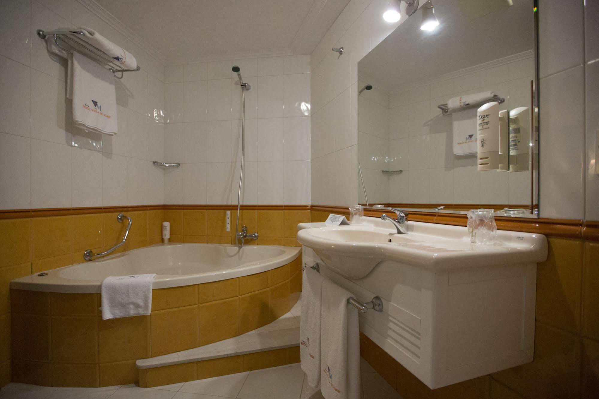 Hotel De 3*