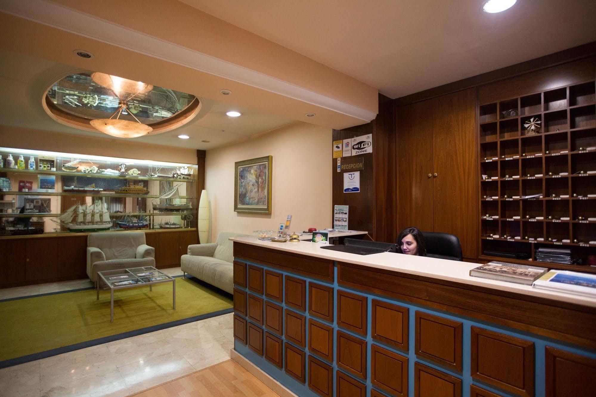 Hotel De 3*
